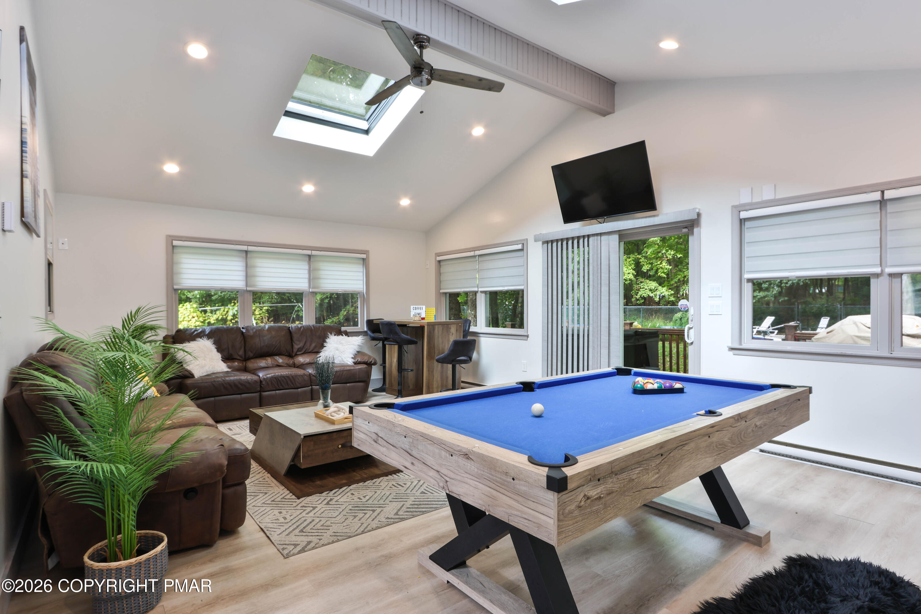 271 N Shore Drive Property Photo 10