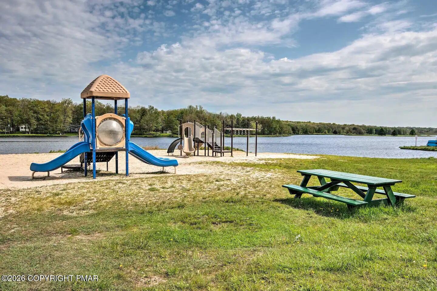271 N Shore Drive Property Photo 47