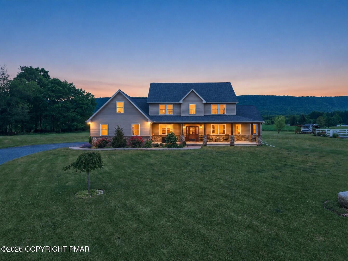 1203 N Cottonwood Road Property Photo 4