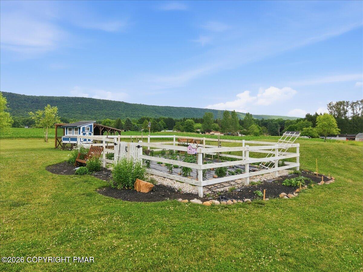 1203 N Cottonwood Road Property Photo 8