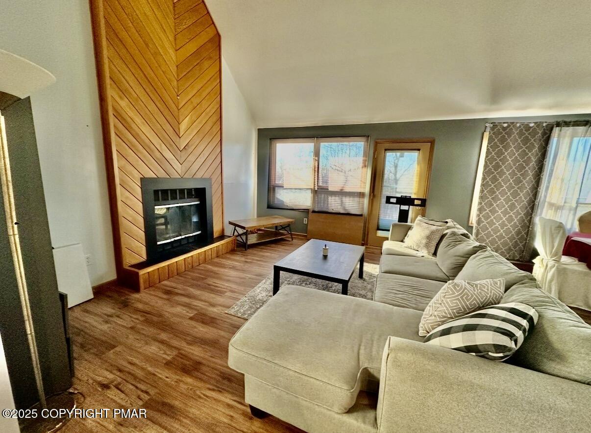 3580 High Crest Road Property Photo 7