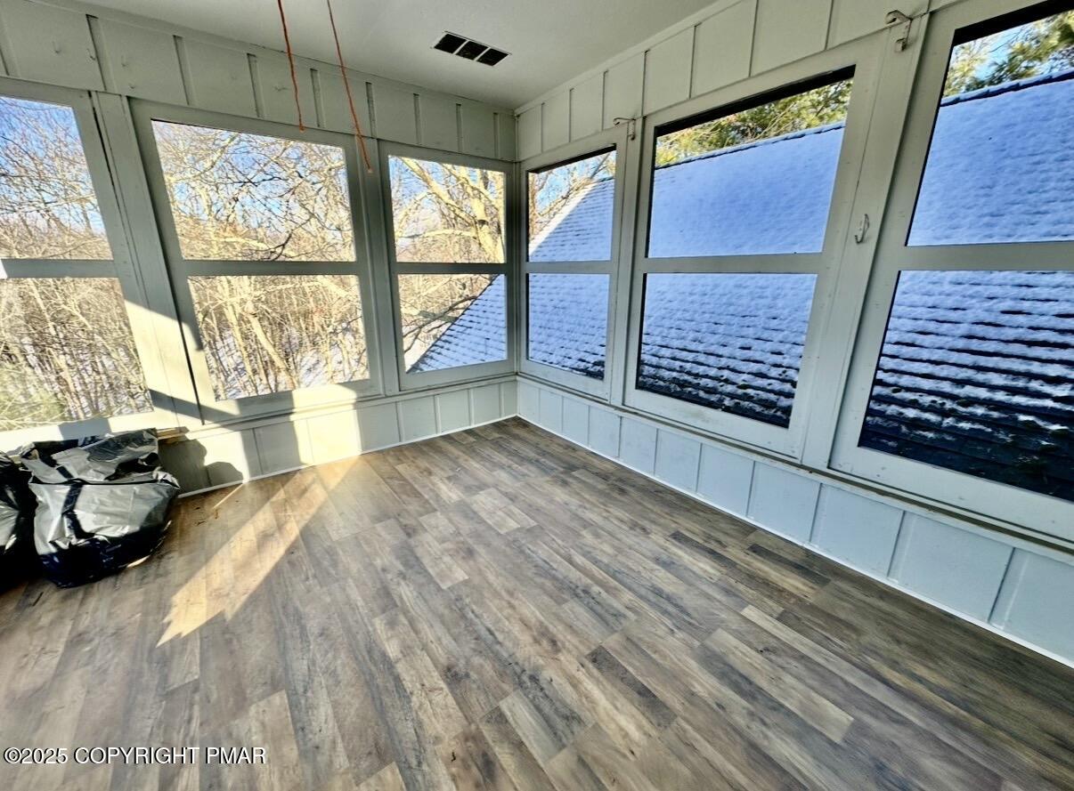 3580 High Crest Road Property Photo 10