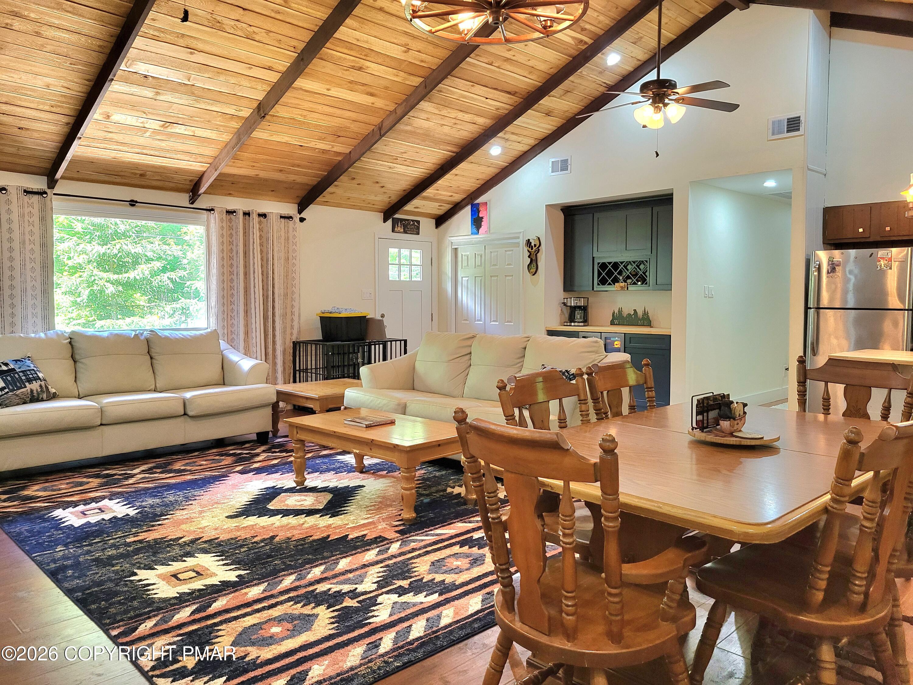 8 Wolf Way Property Photo 6