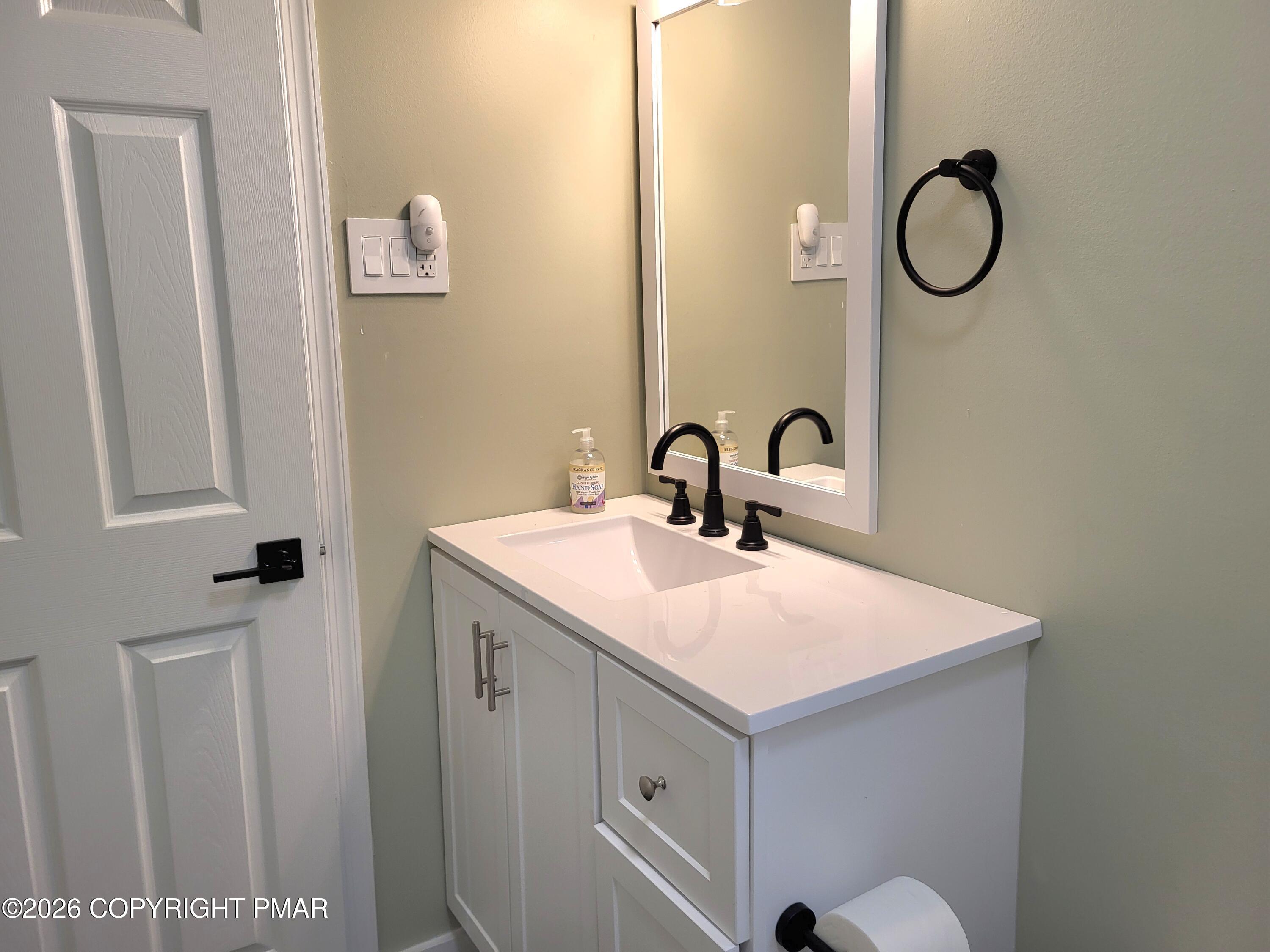 8 Wolf Way Property Photo 17
