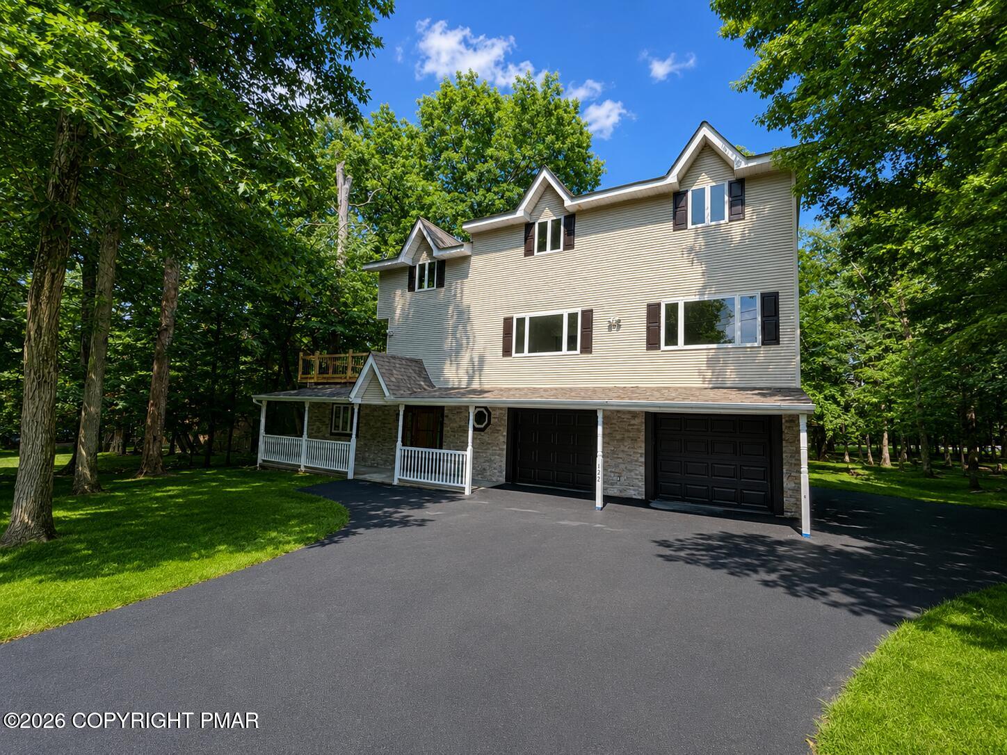 297 Hyland Drive Property Photo 2