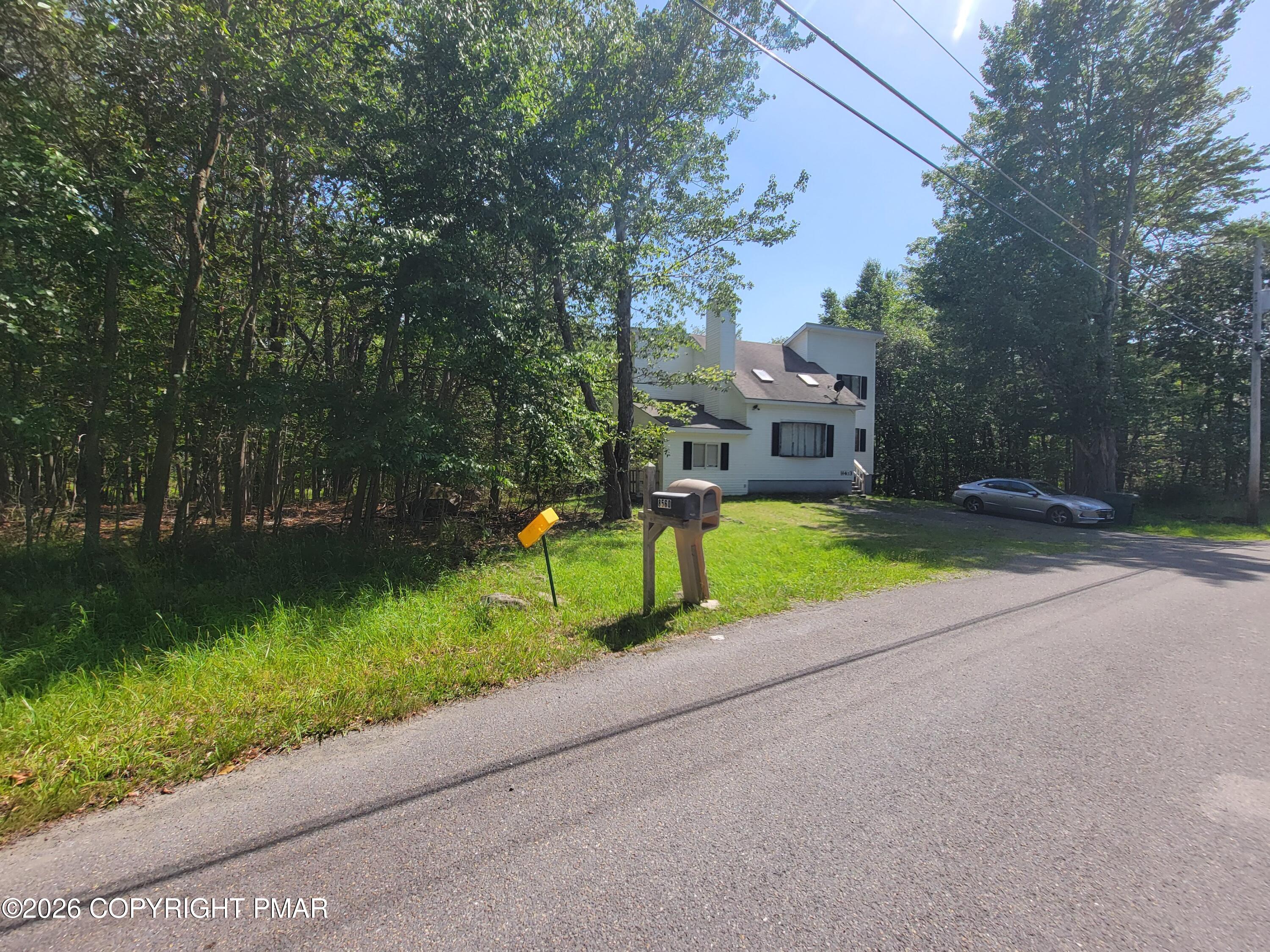 424 Bumble Bee Way Property Photo 3