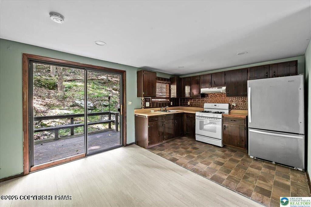 6061 Decker Road Property Photo 8