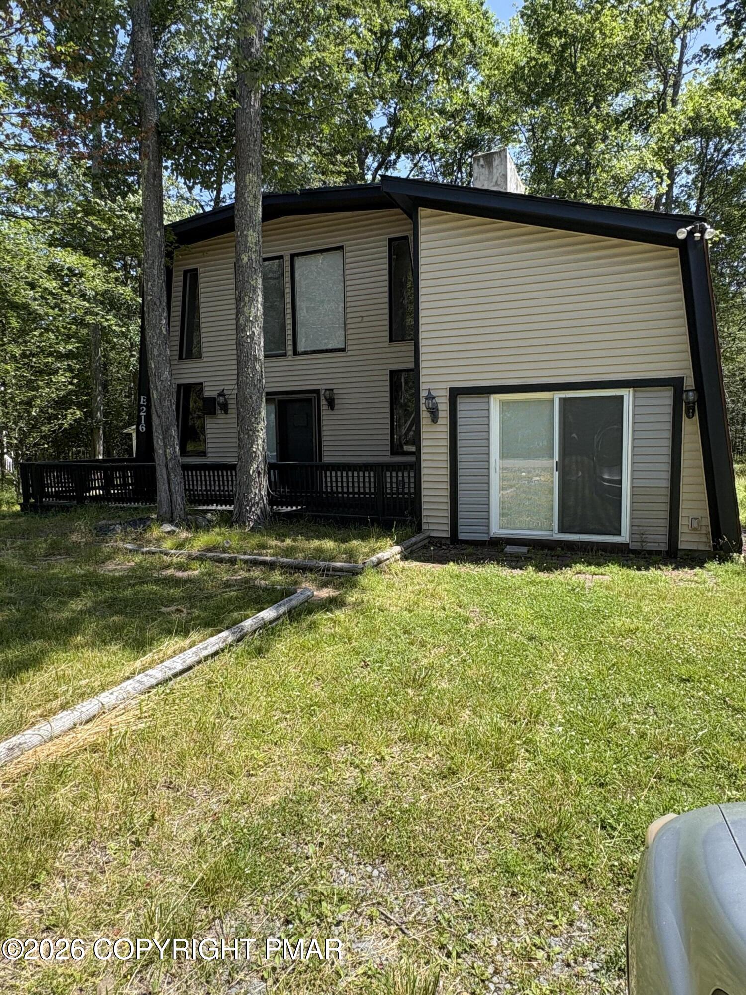 5607 Pembrook Drive Property Photo 3