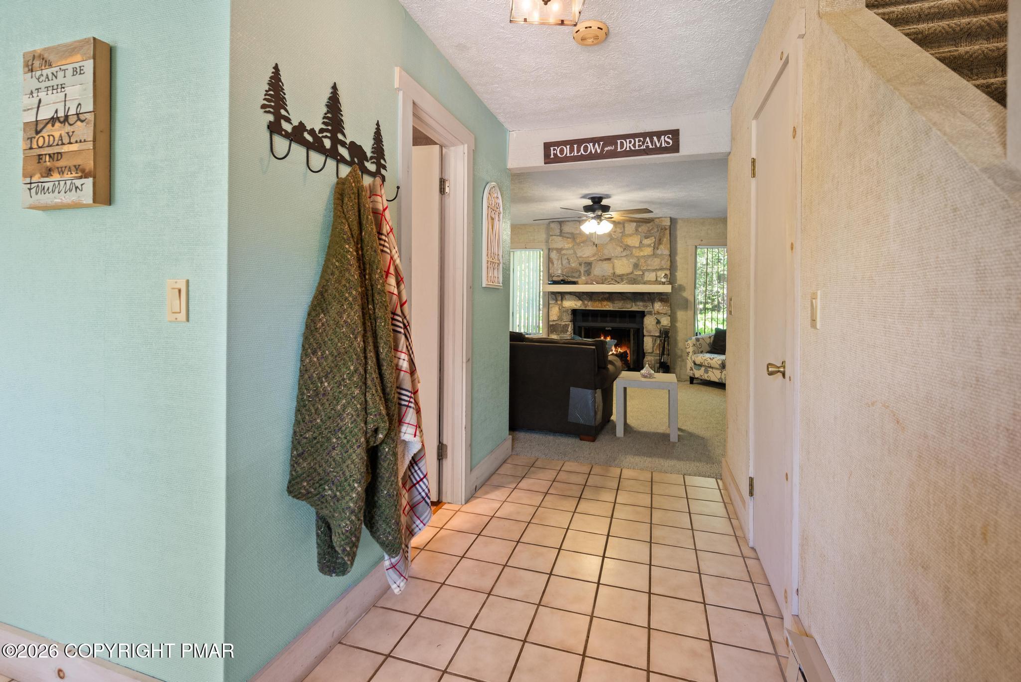 525 Rondaxe Lane Property Photo 4