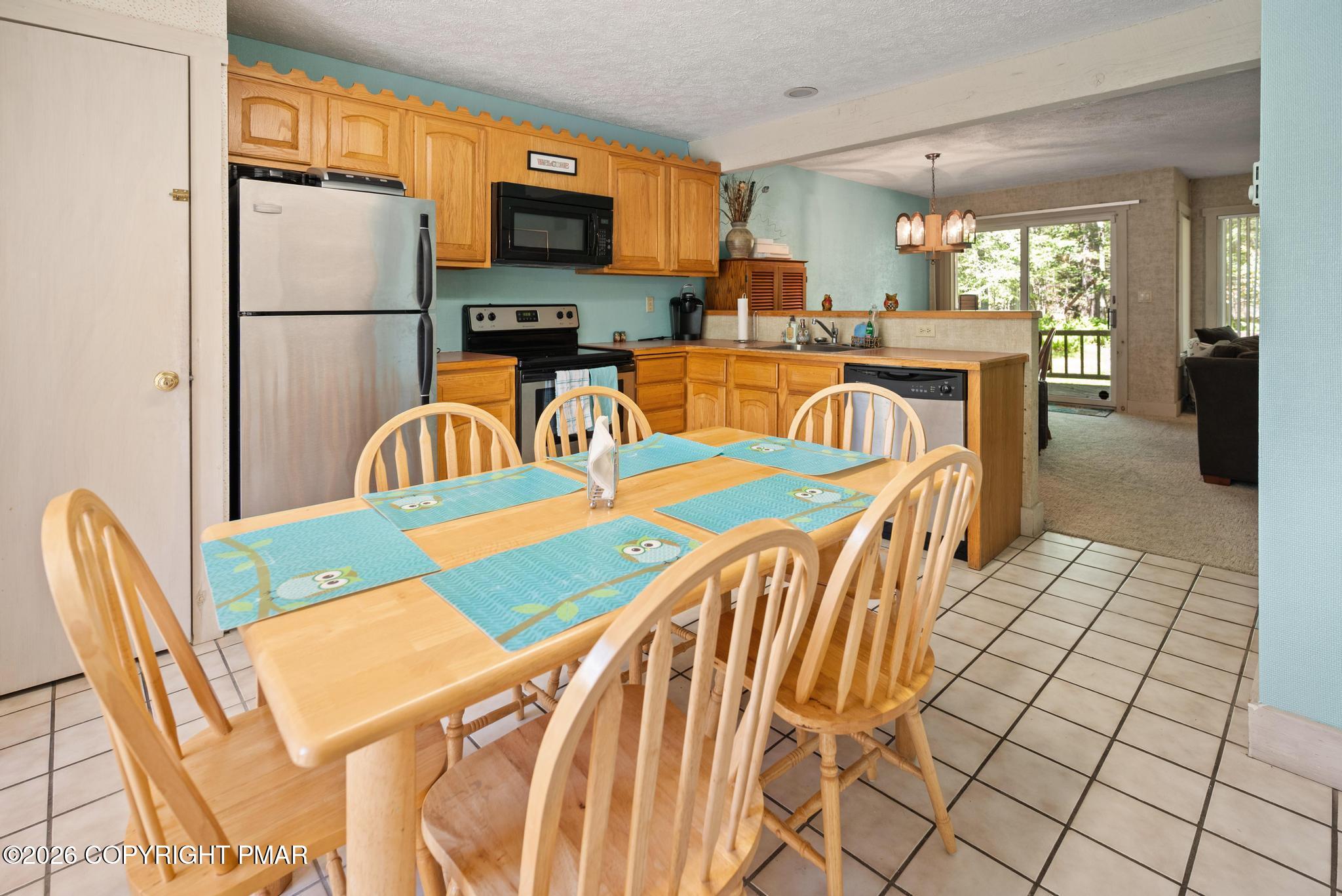 525 Rondaxe Lane Property Photo 12