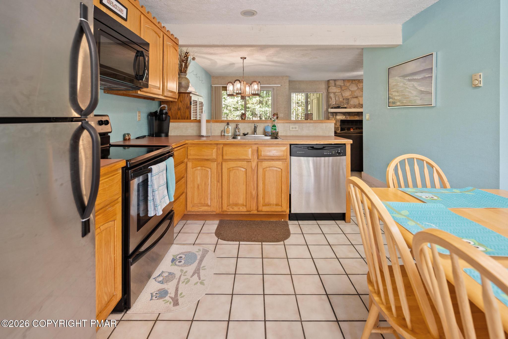 525 Rondaxe Lane Property Photo 13