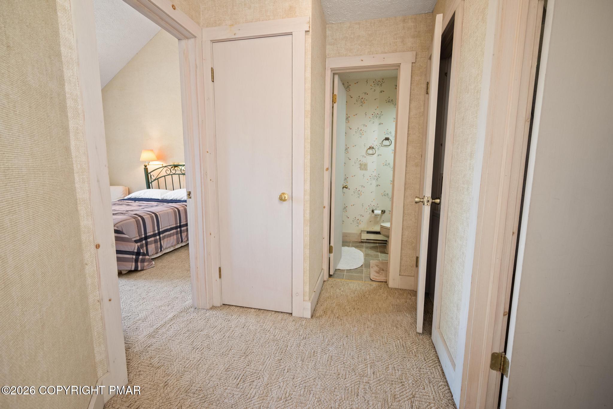 525 Rondaxe Lane Property Photo 17