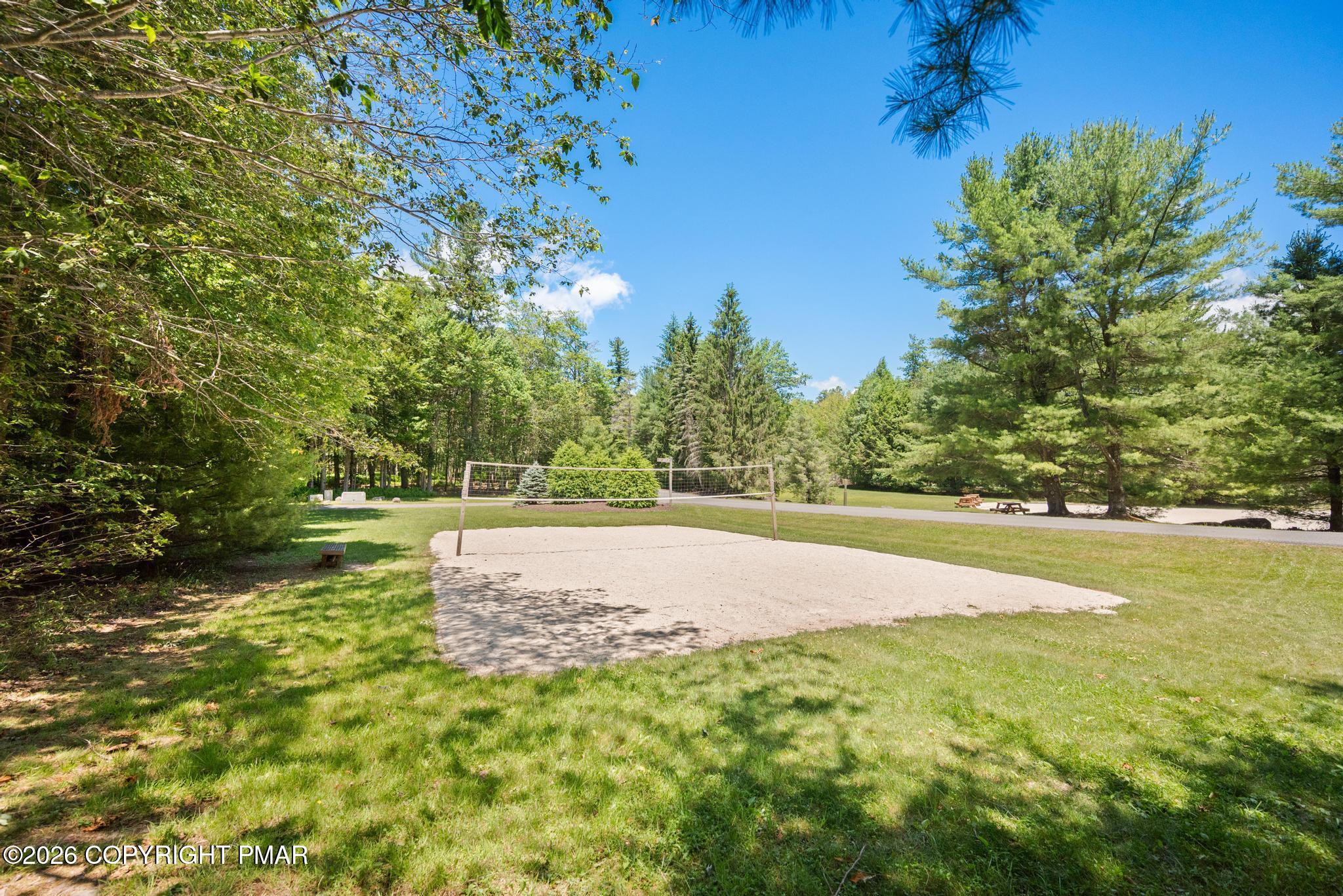 525 Rondaxe Lane Property Photo 32