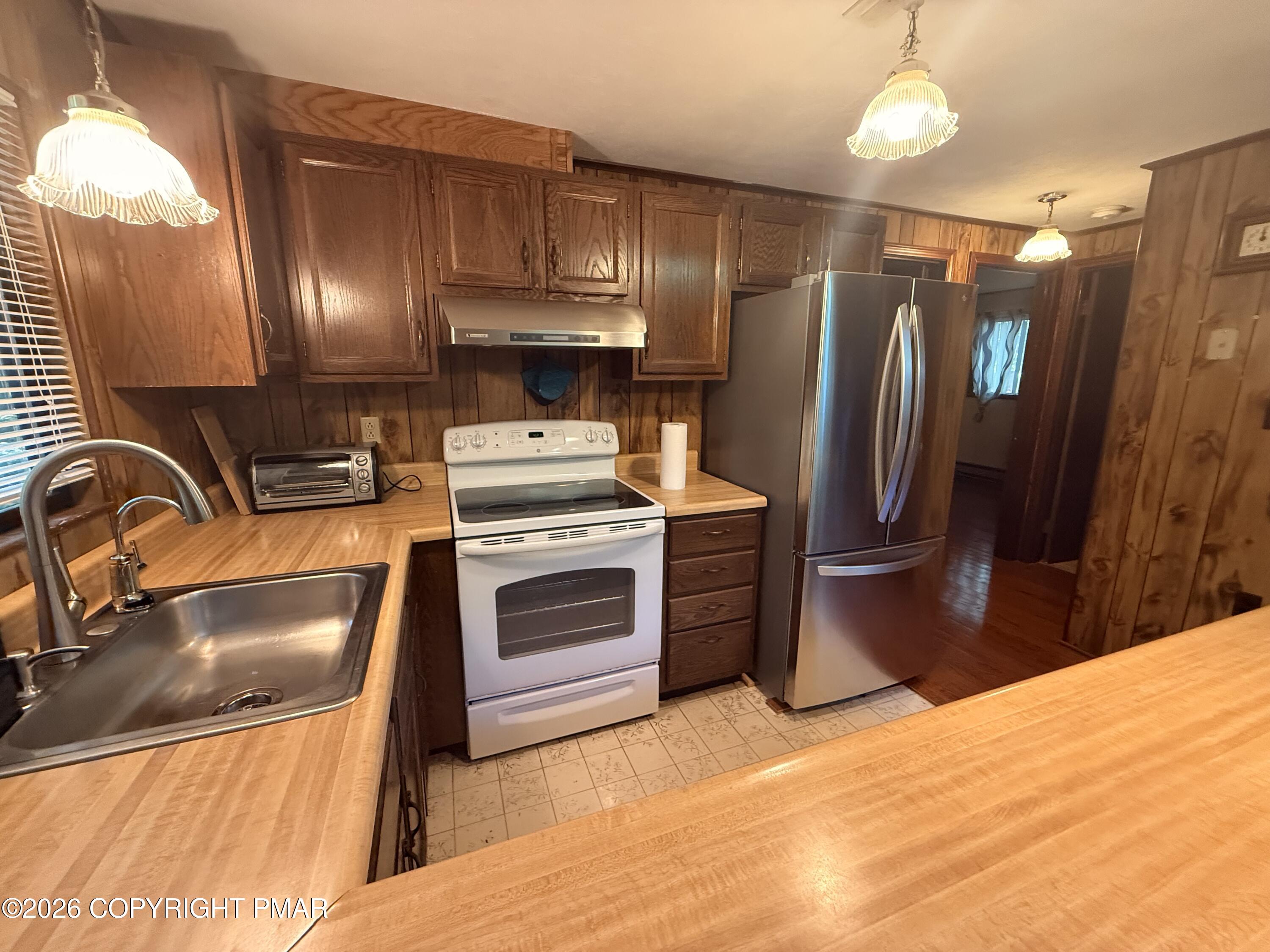 109 Marthas Lane Property Photo 6