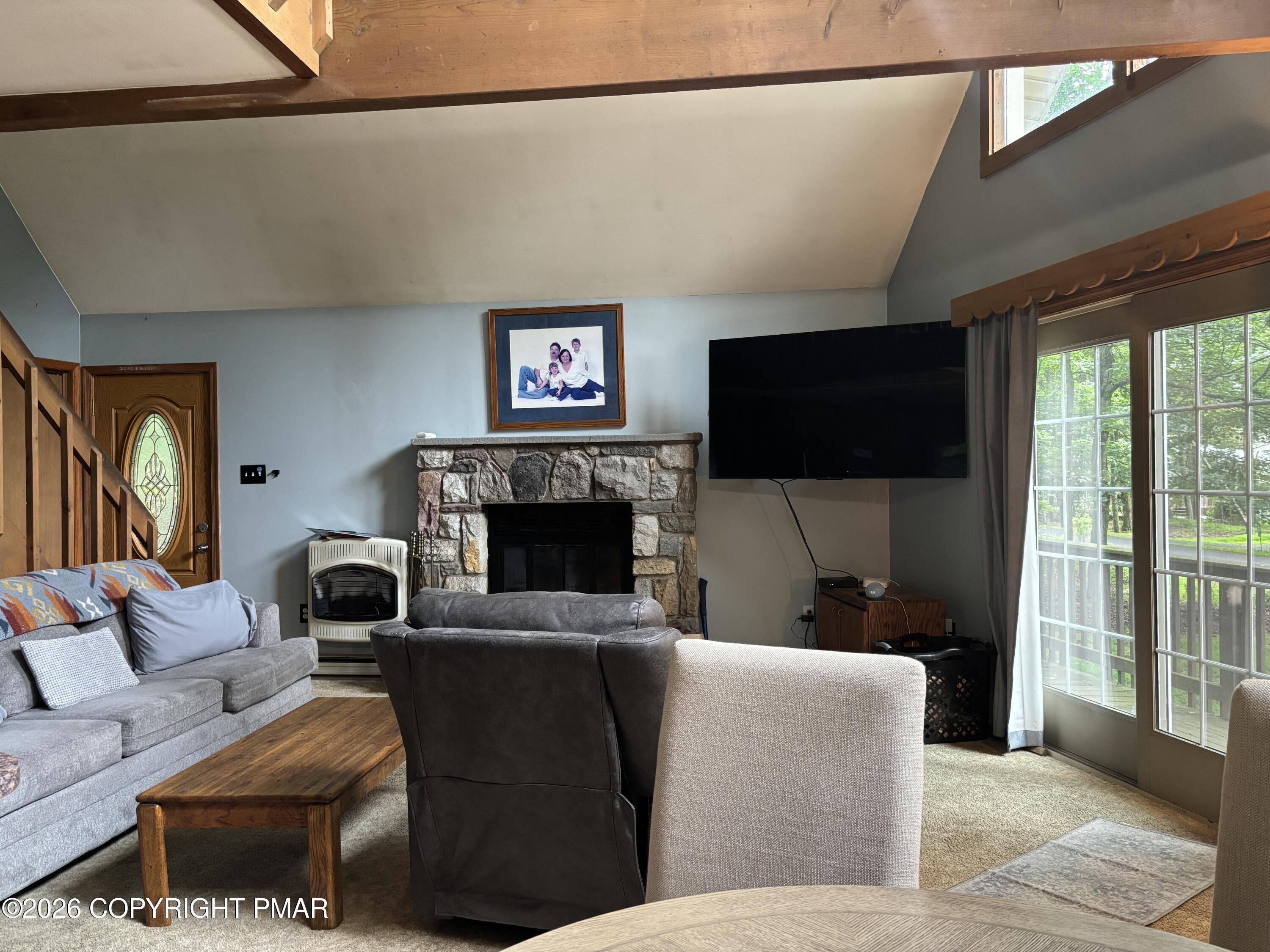 74 Chapman Circle Property Photo 6