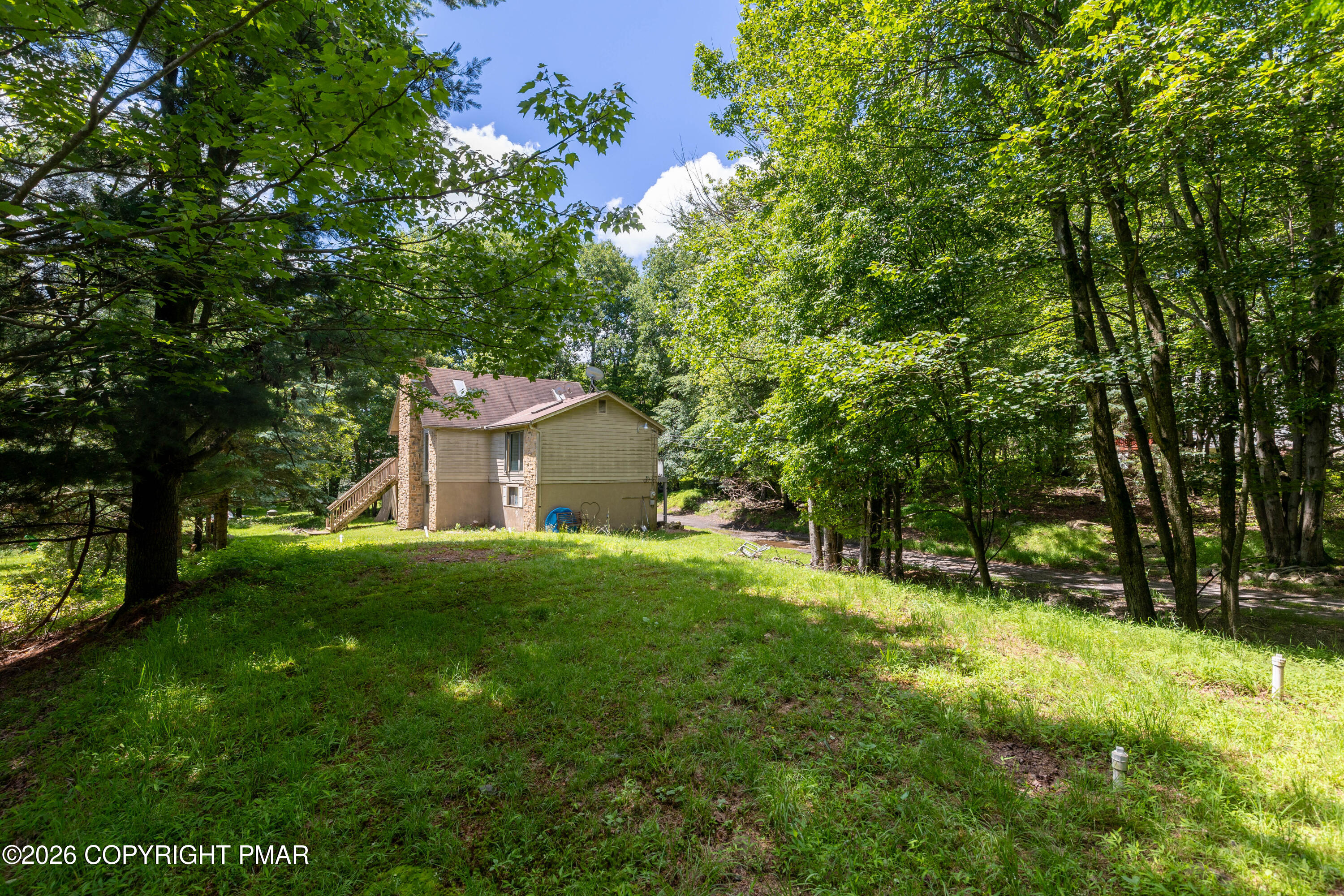 230 Ash Drive Property Photo 3