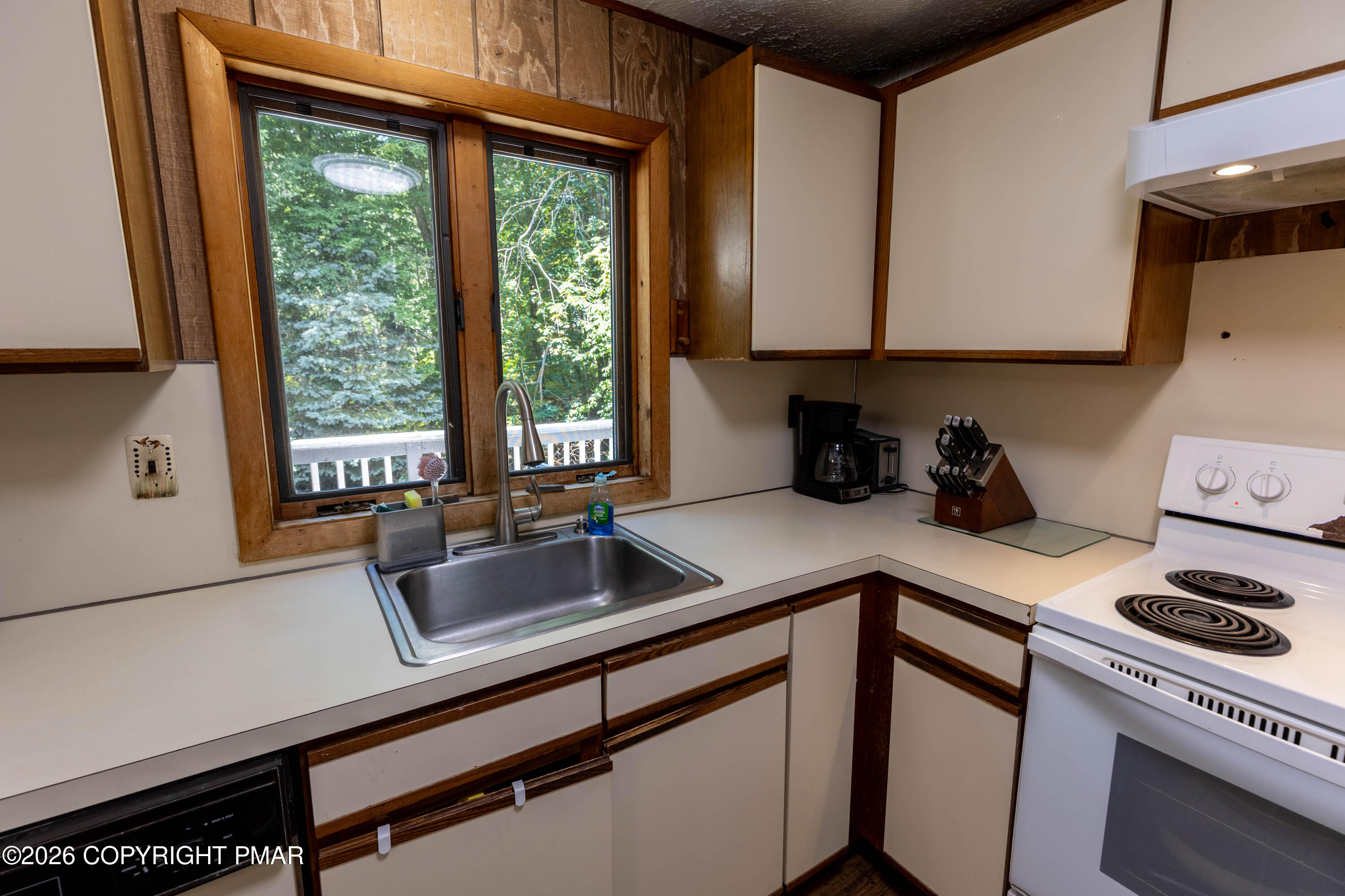 230 Ash Drive Property Photo 15