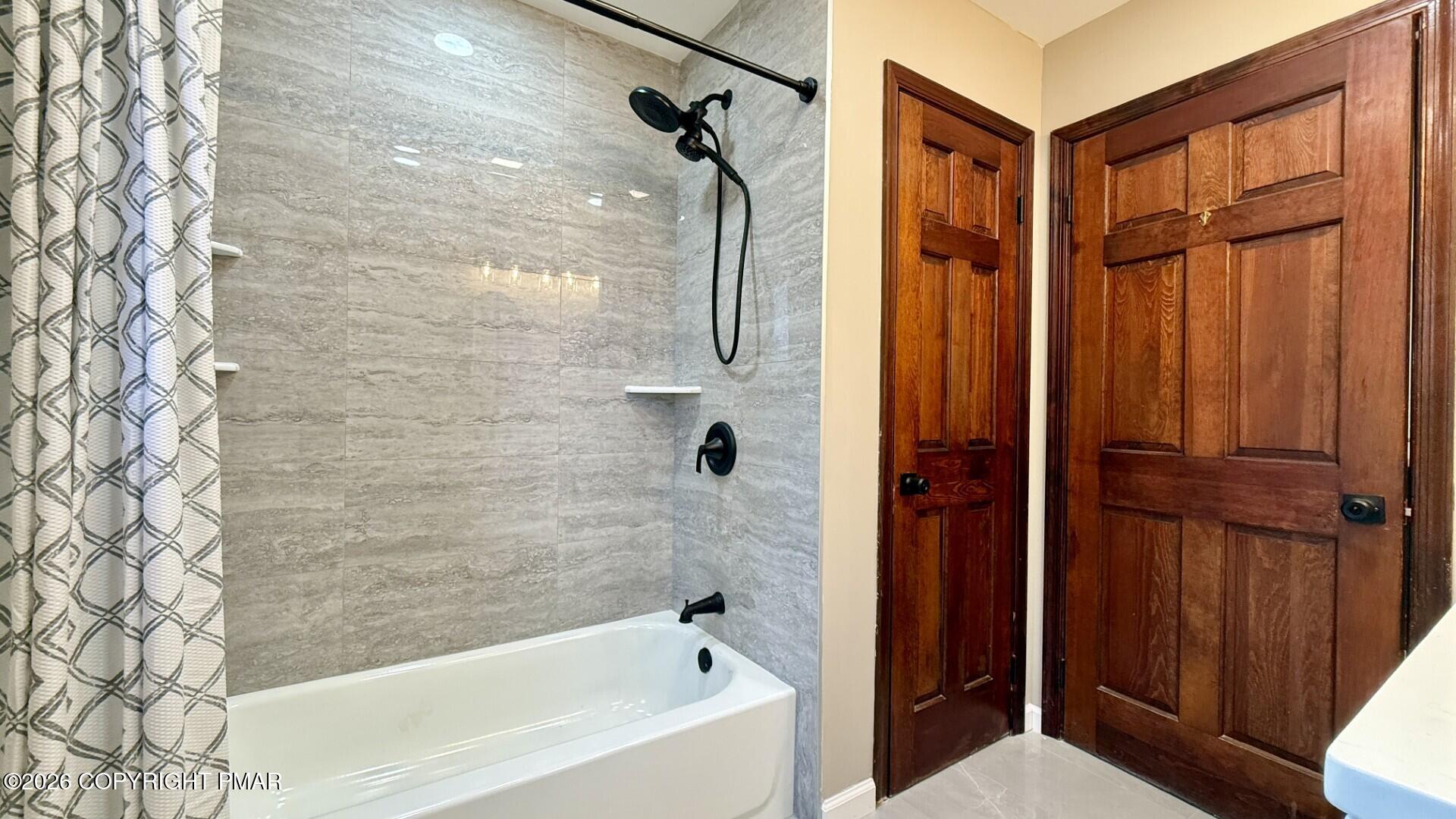 419 Main Street Property Photo 38