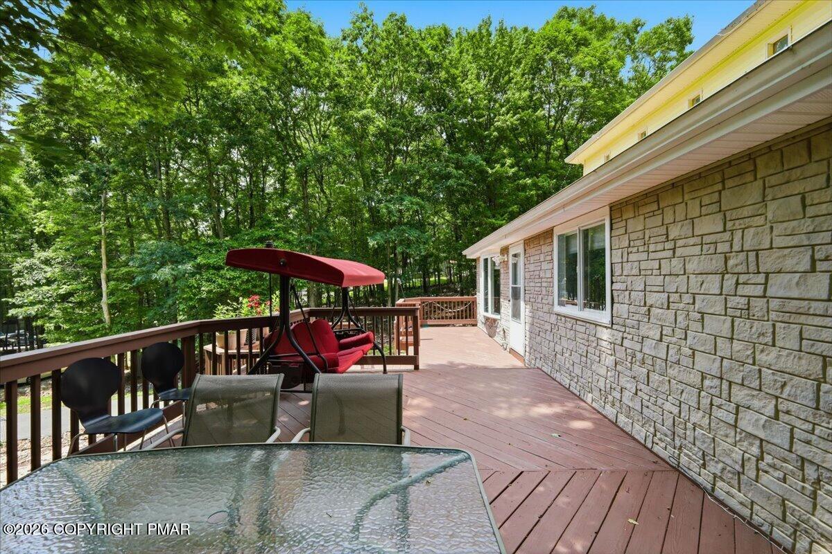 17 Basswood Court Property Photo 8