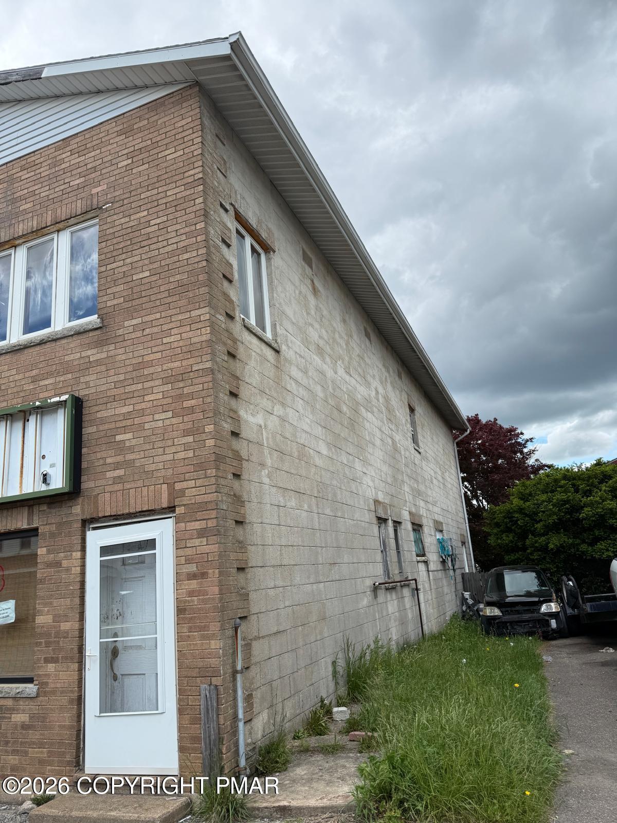 1 E Market Street Property Photo 2