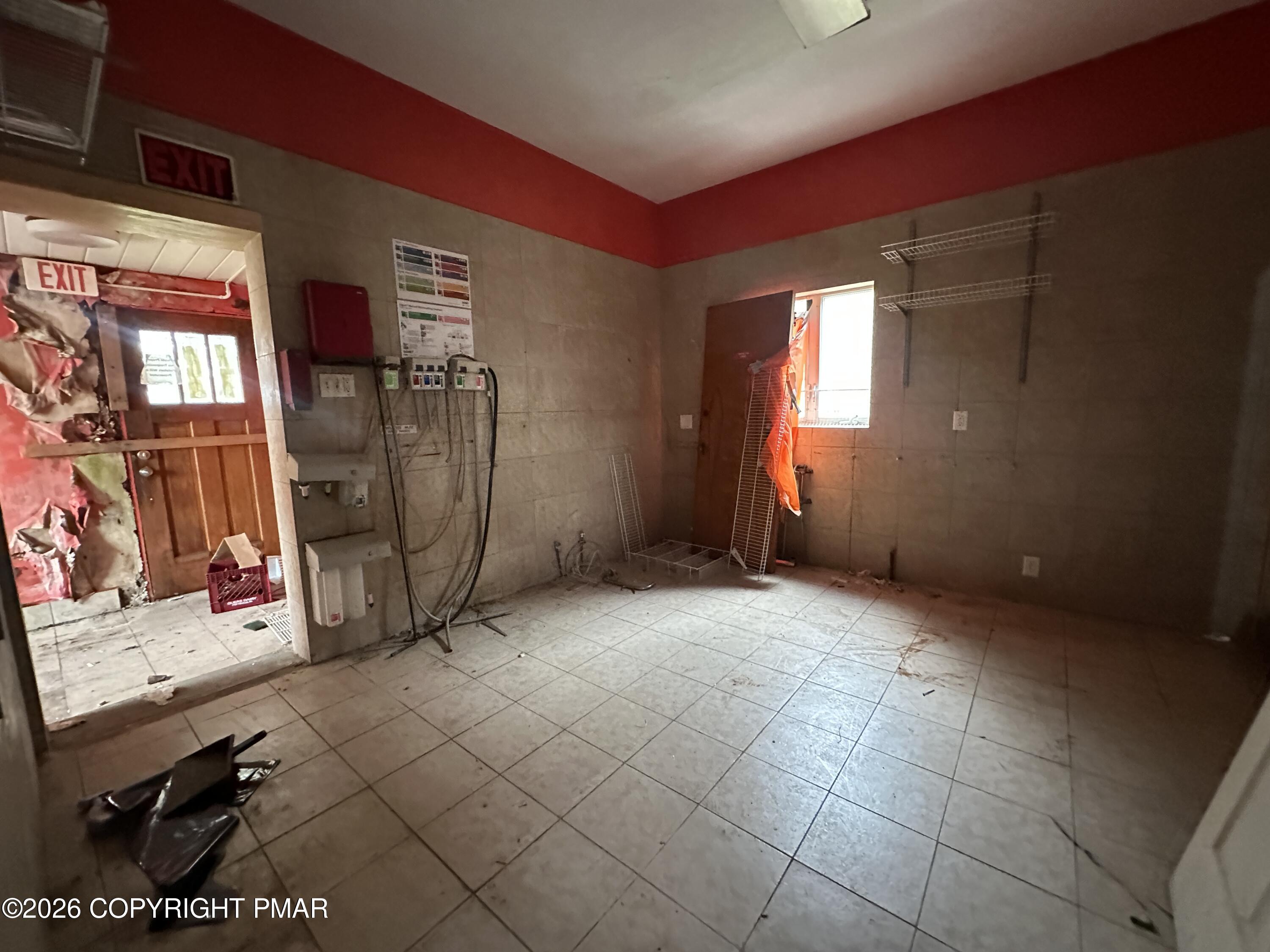 1 E Market Street Property Photo 11