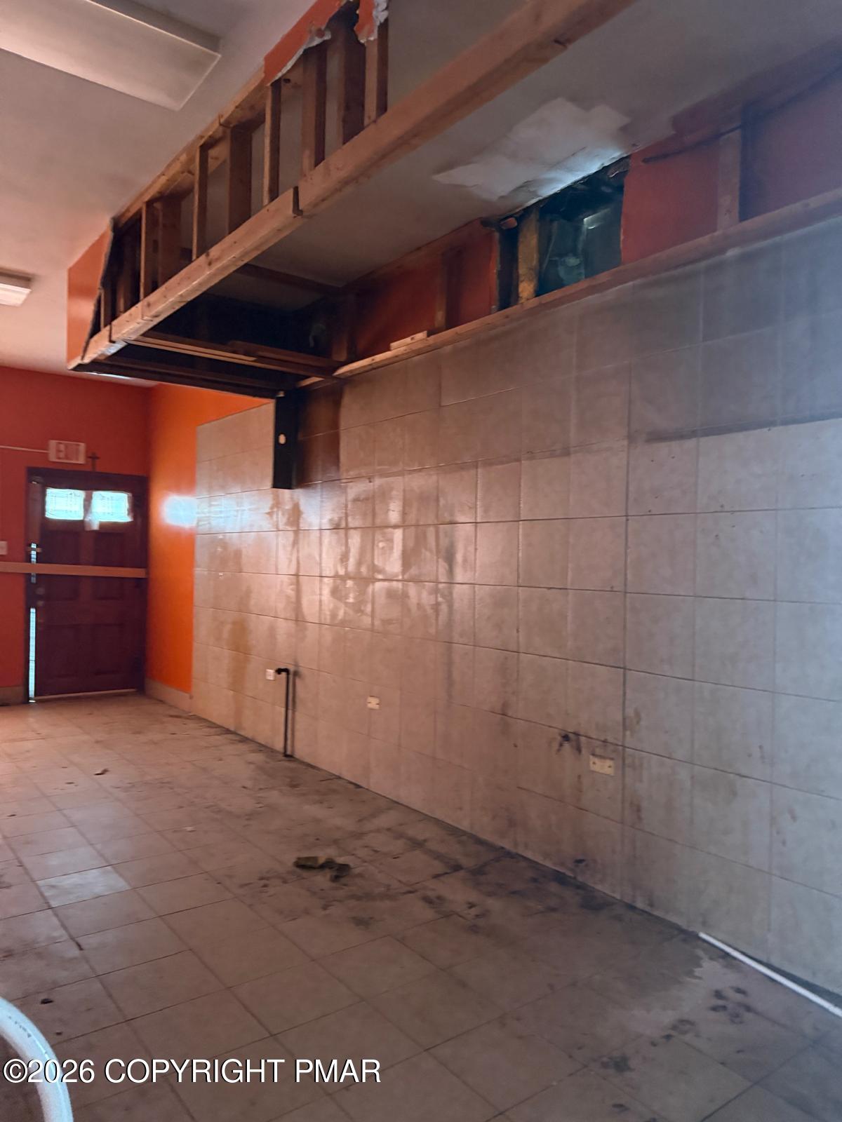 1 E Market Street Property Photo 20