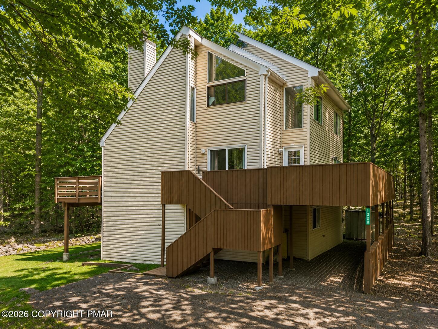 1328 Kensington Drive Property Photo 1
