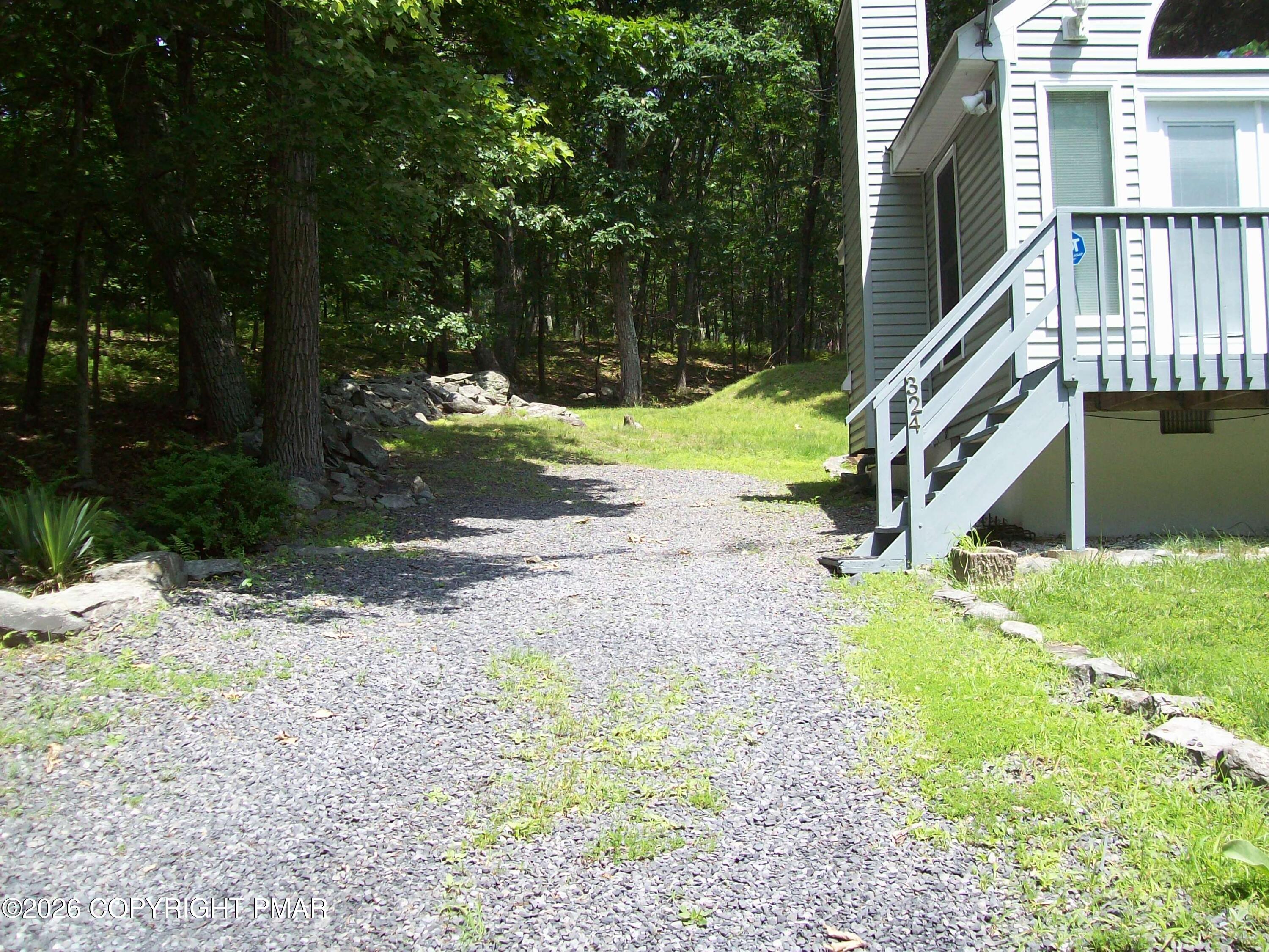 324 Whippoorwill Drive Property Photo 3