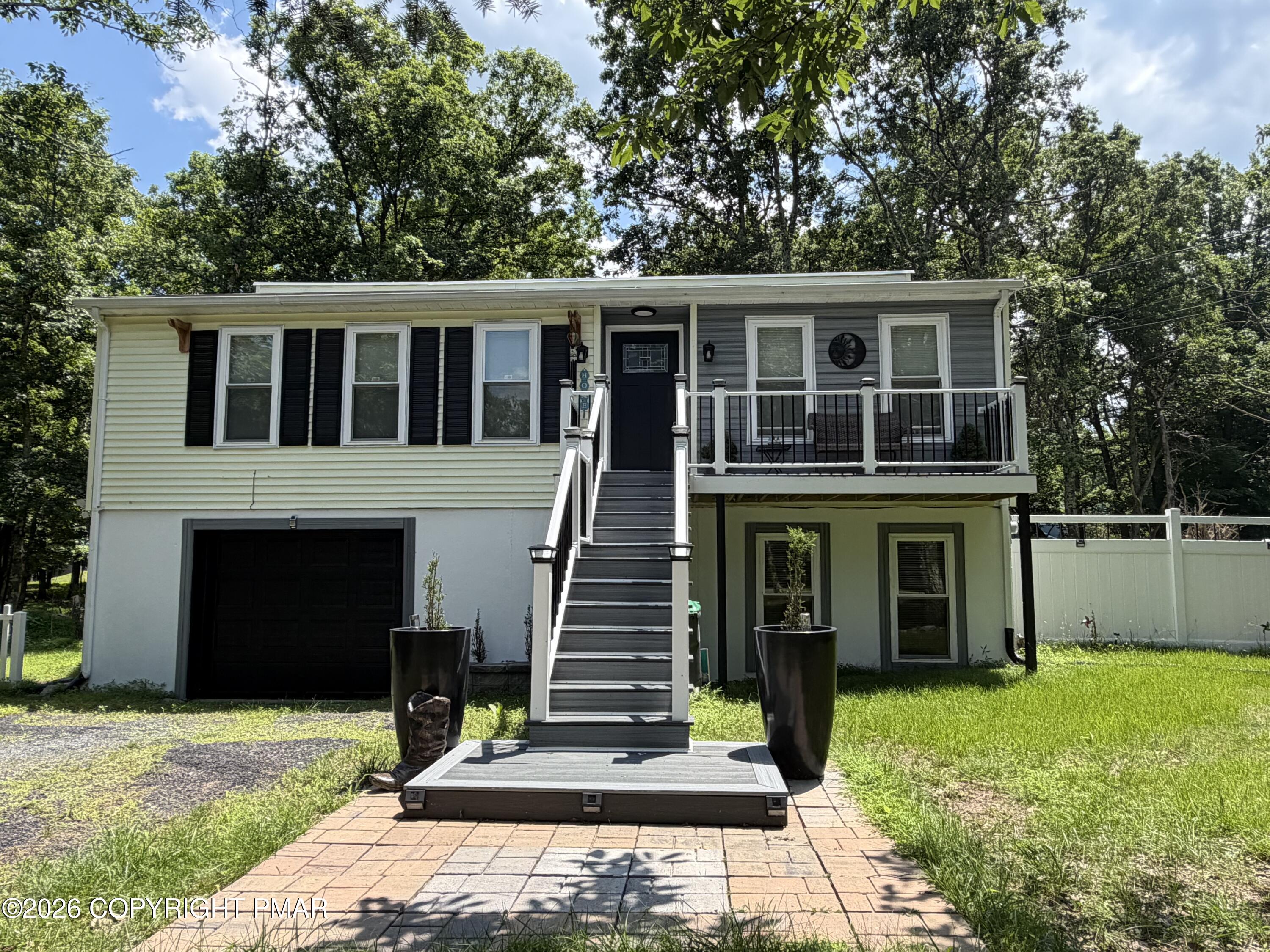 4469 Pine Ridge Drive W Property Photo 1