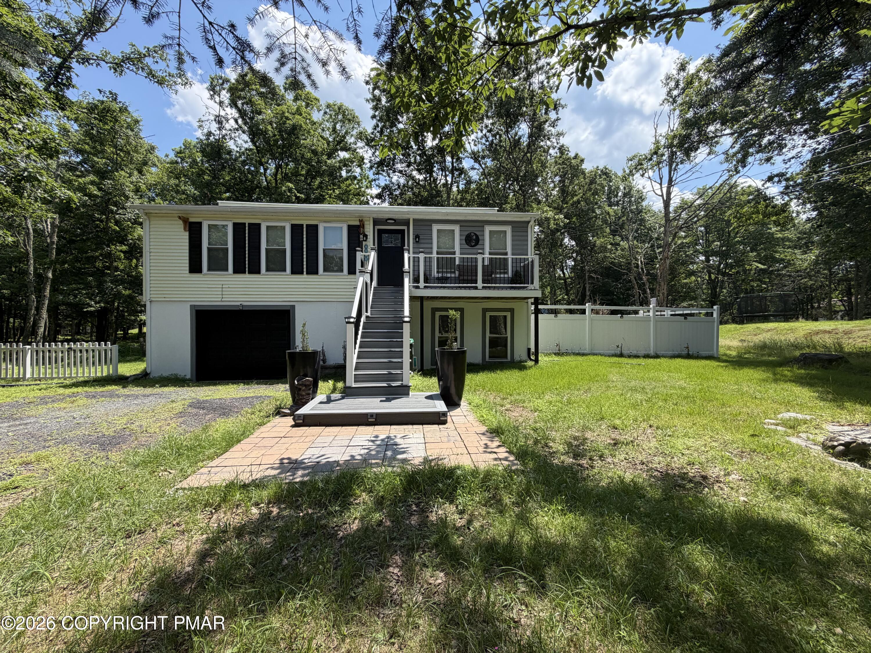 4469 Pine Ridge Drive W Property Photo 2