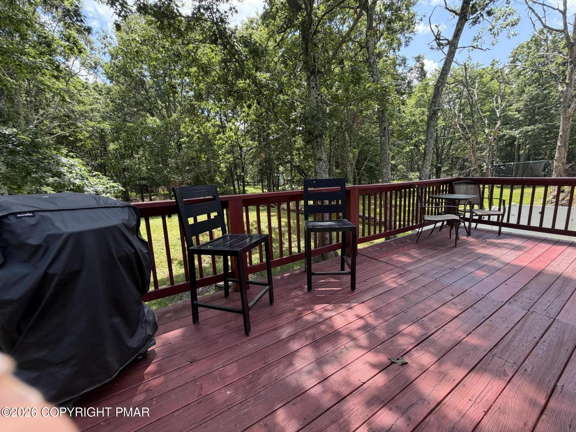 4469 Pine Ridge Drive W Property Photo 9