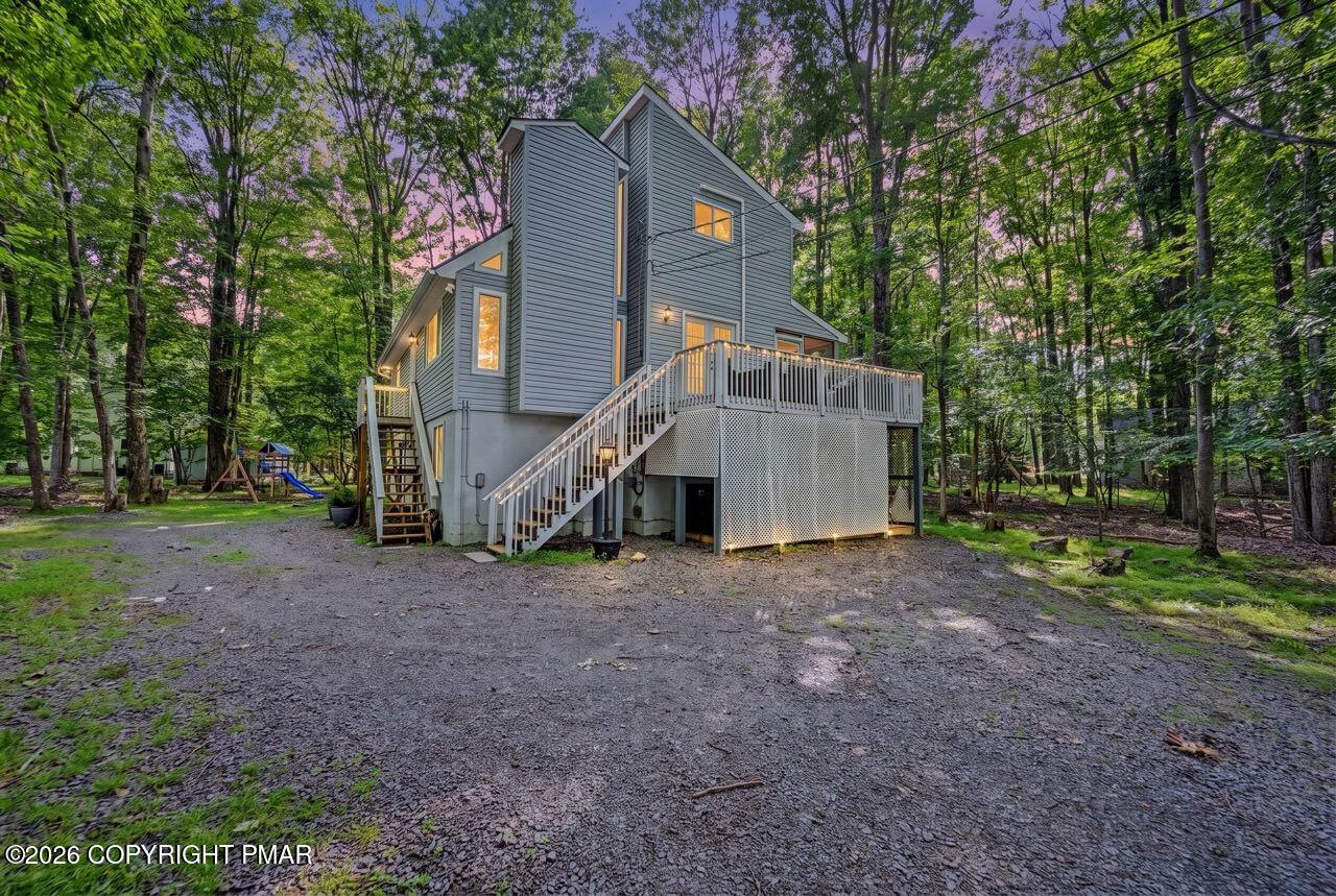 5145 Hummingbird Drive Property Photo 3