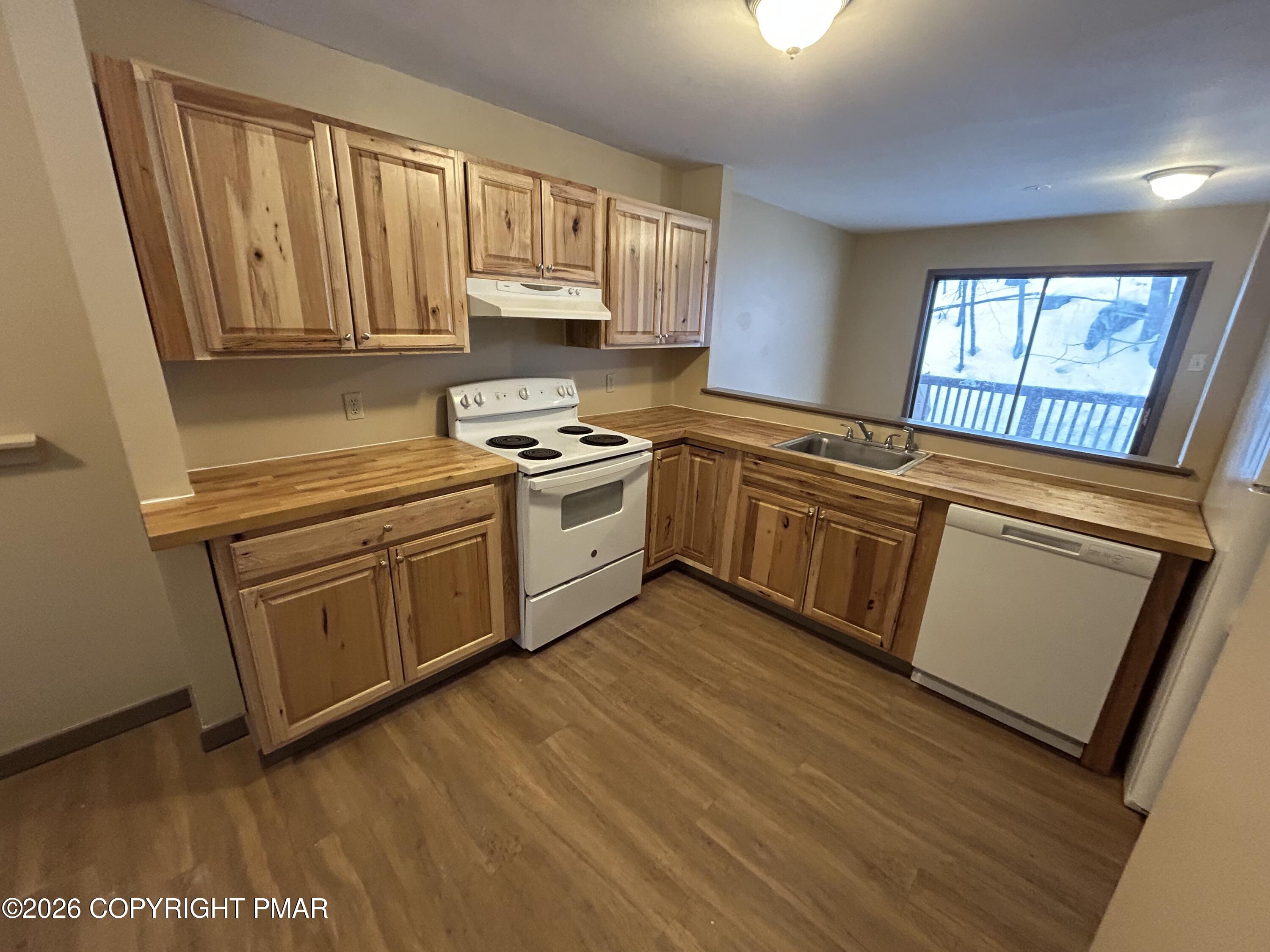 234 Sedburgh Court Property Photo 3