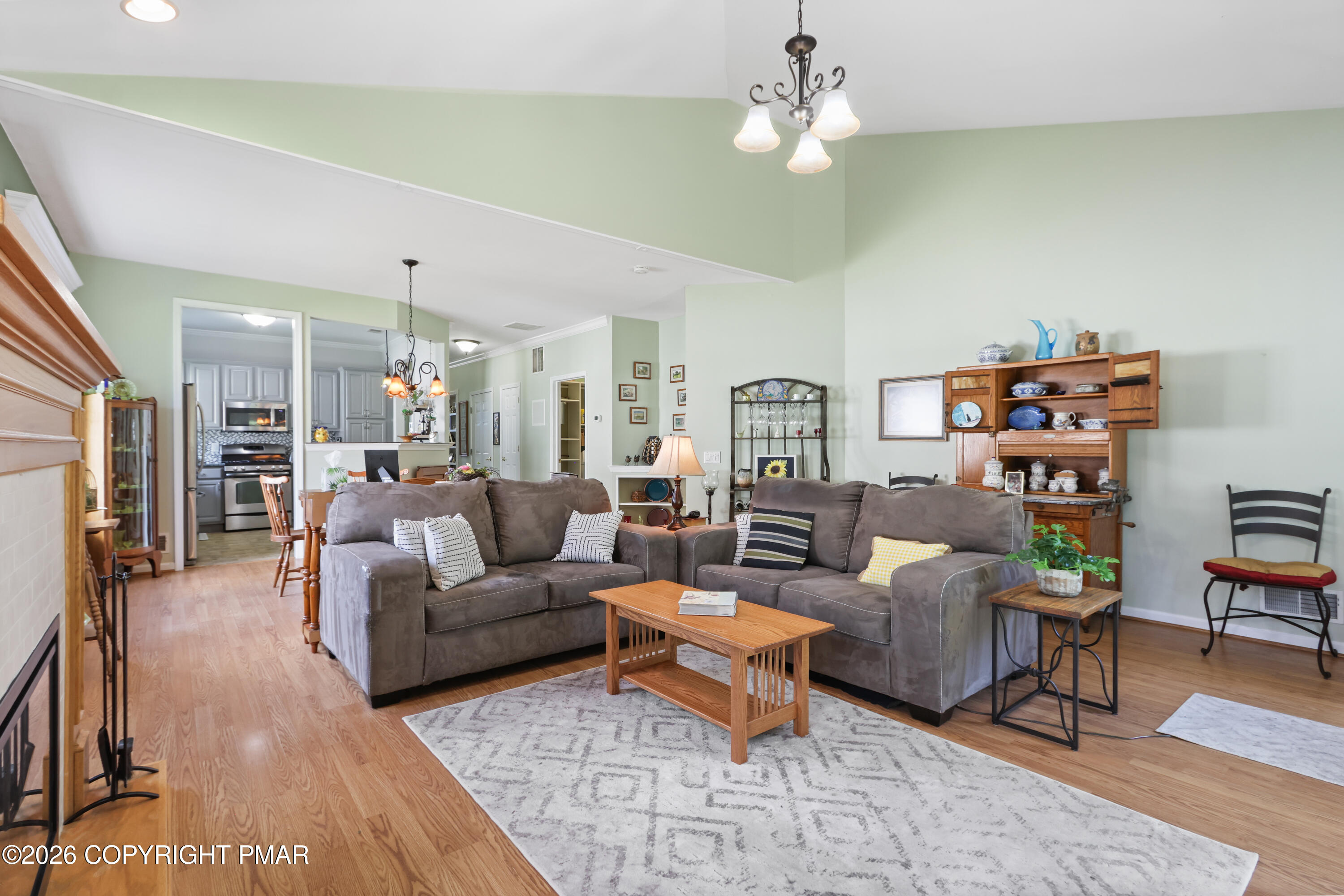 46 Glenmoor Circle N Property Photo 8