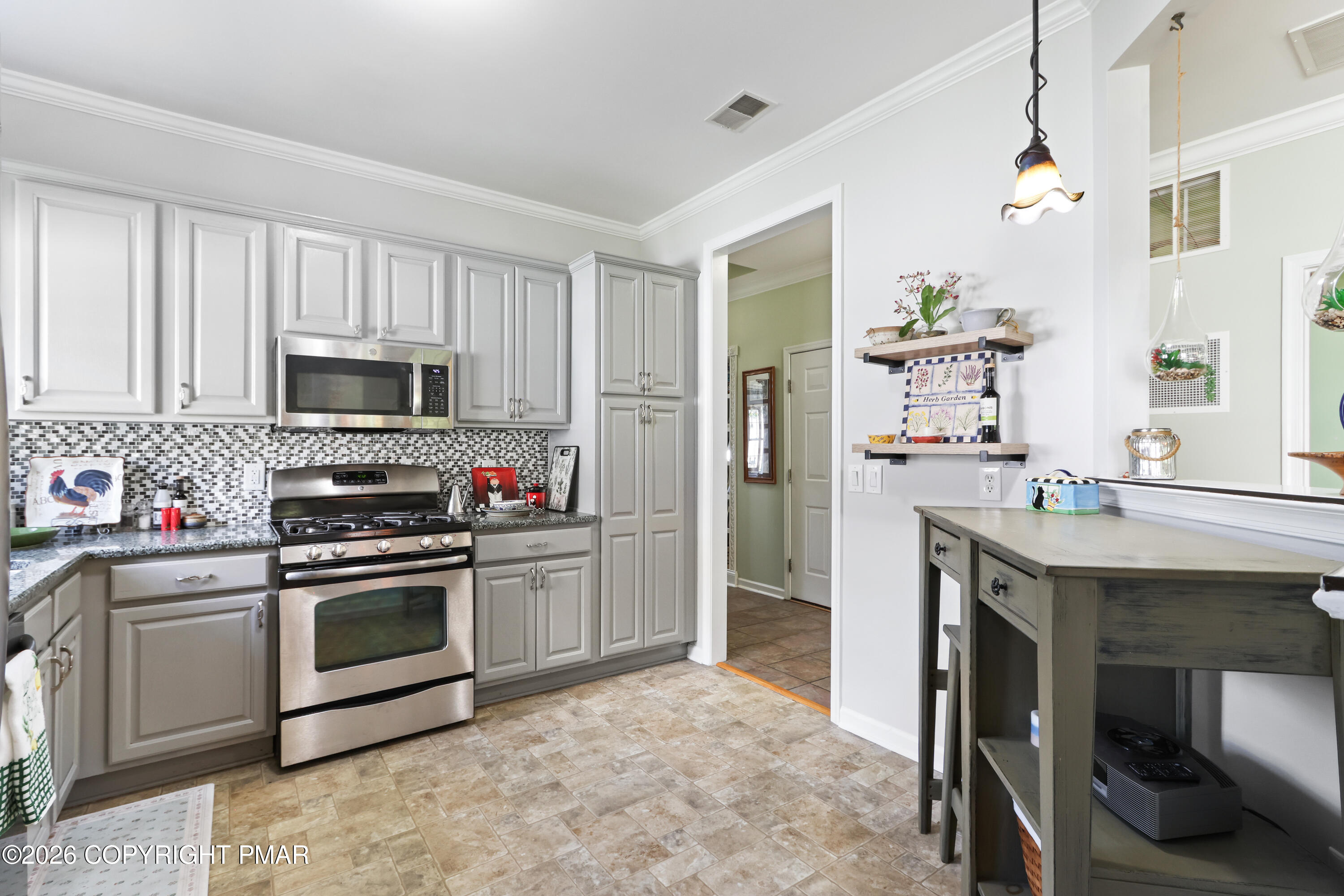 46 Glenmoor Circle N Property Photo 15