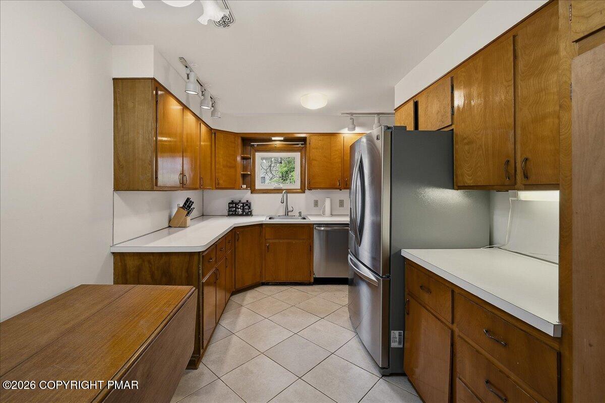 310 Albert Road Property Photo 9