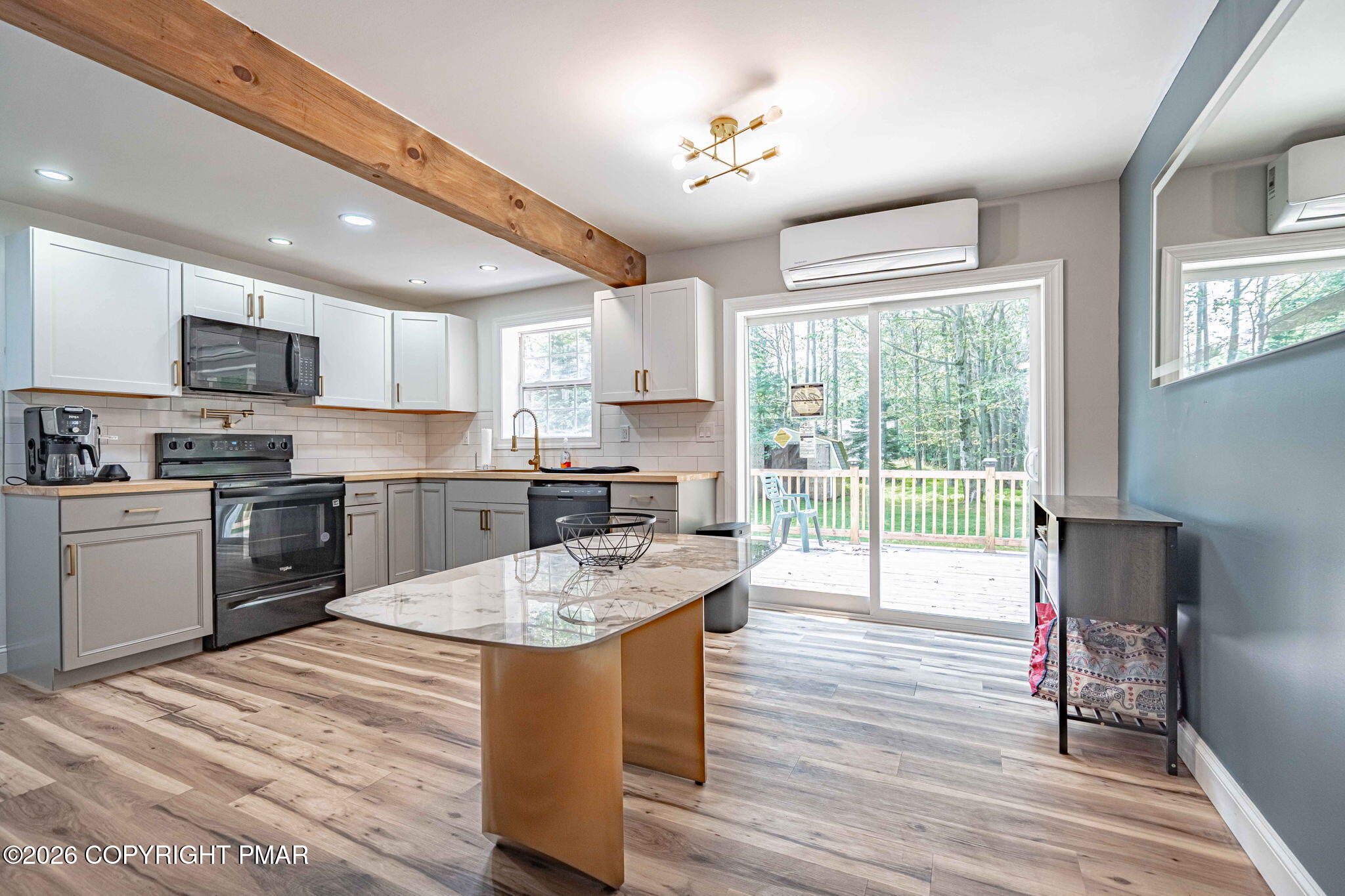3279 Beech Ridge Drive Property Photo 6