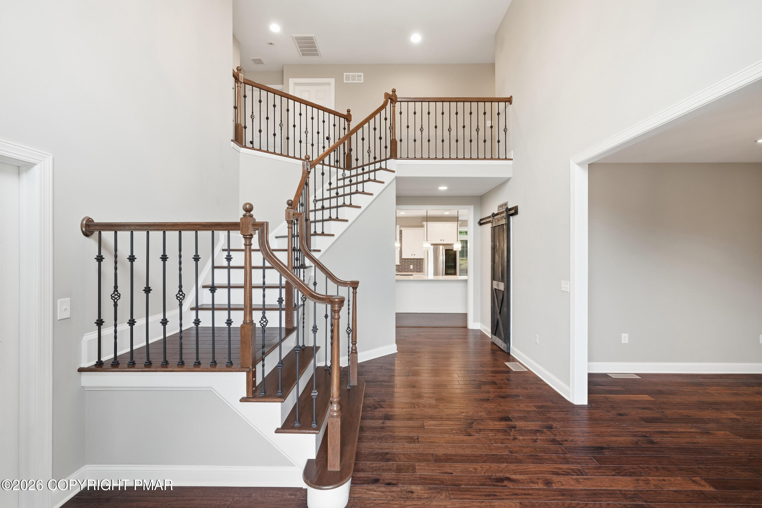 55 Island Court Property Photo 8