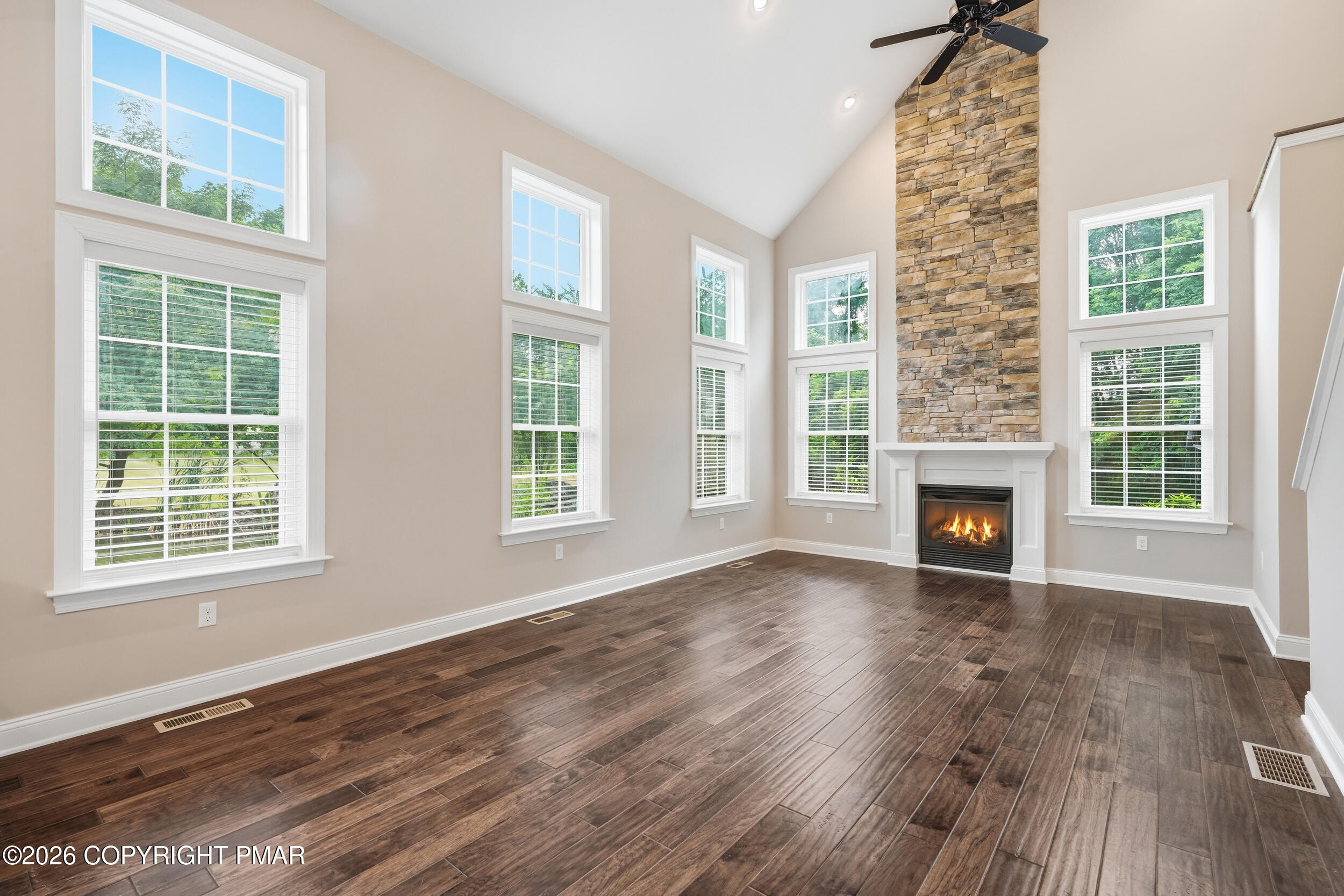 55 Island Court Property Photo 15