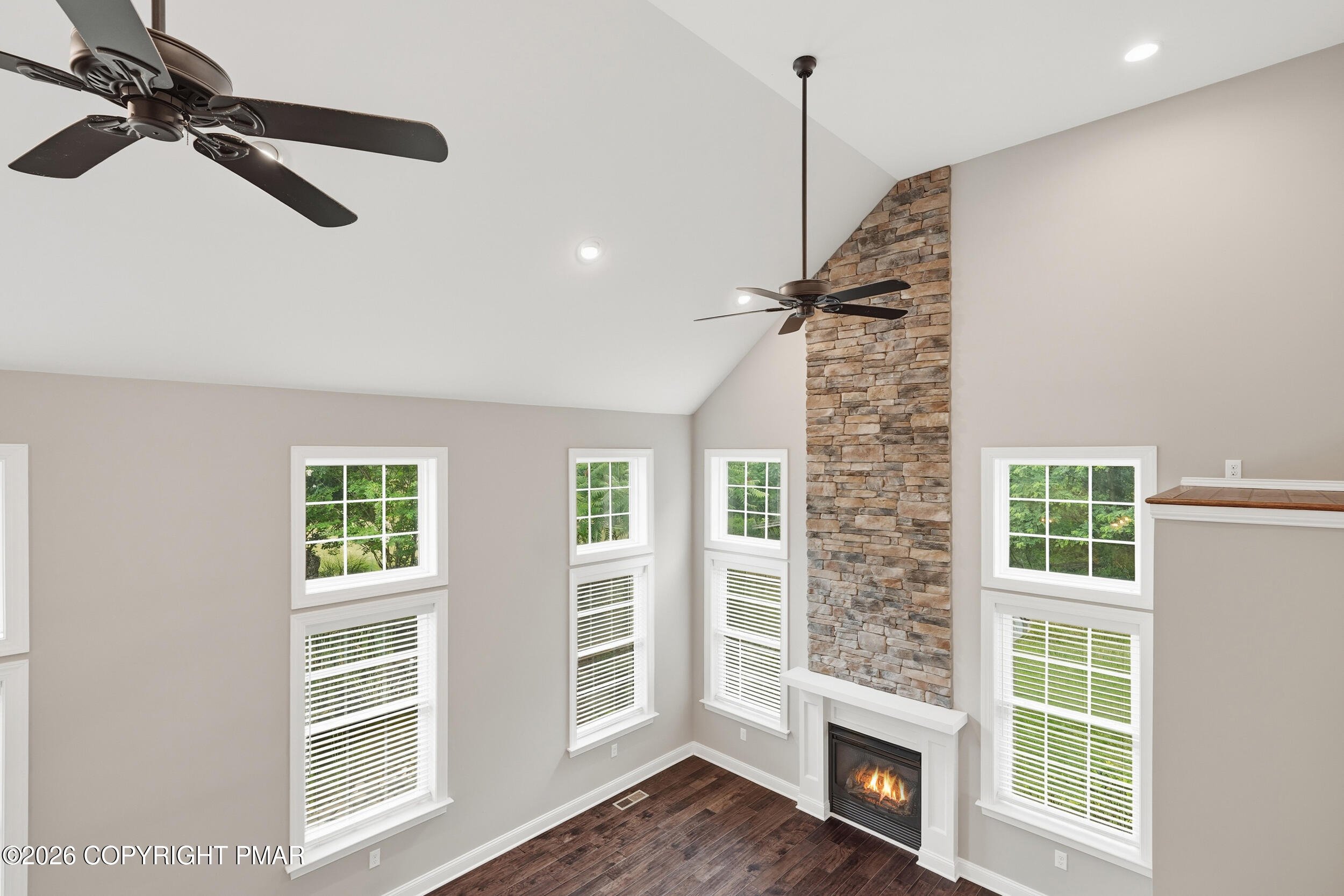 55 Island Court Property Photo 16