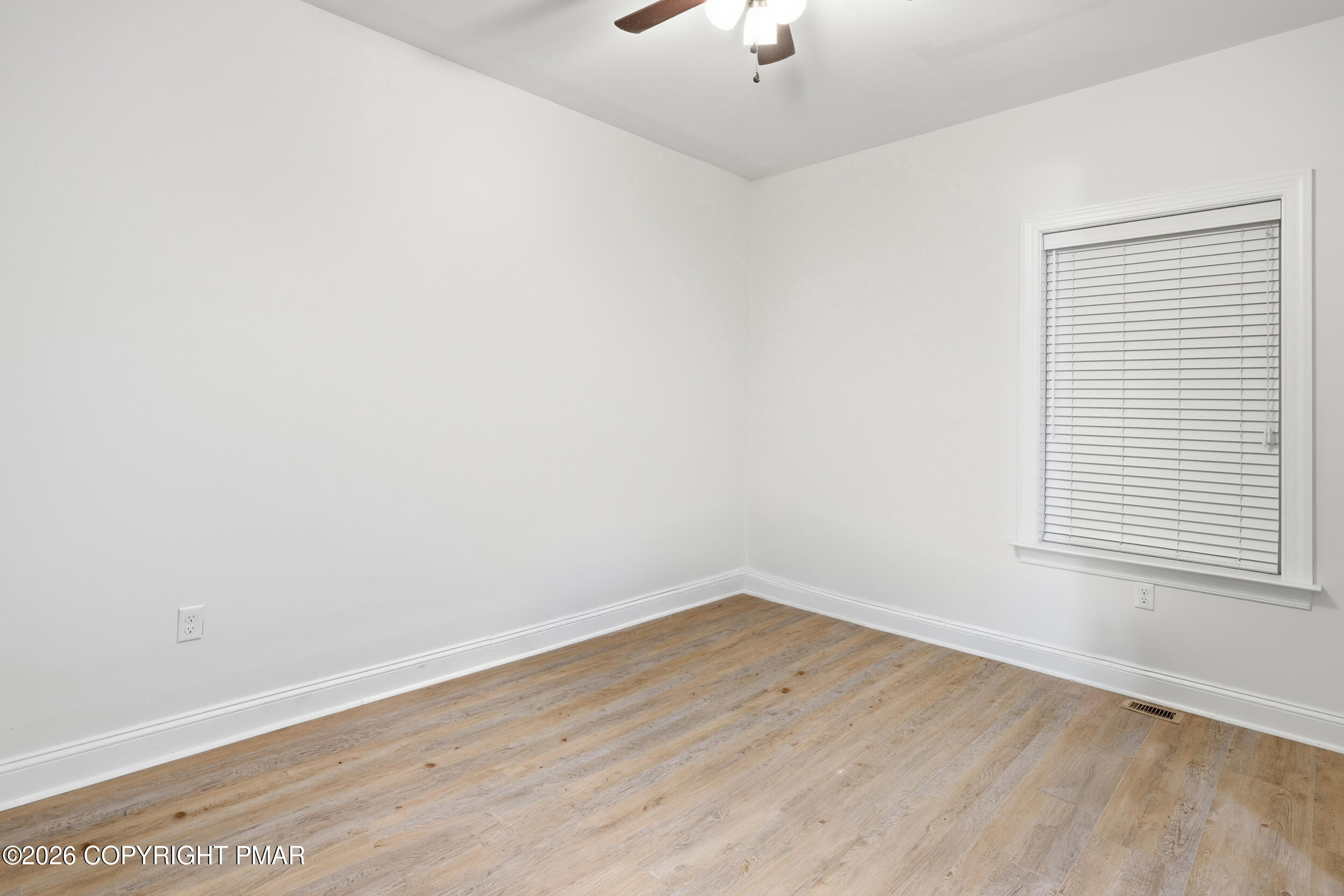 55 Island Court Property Photo 30