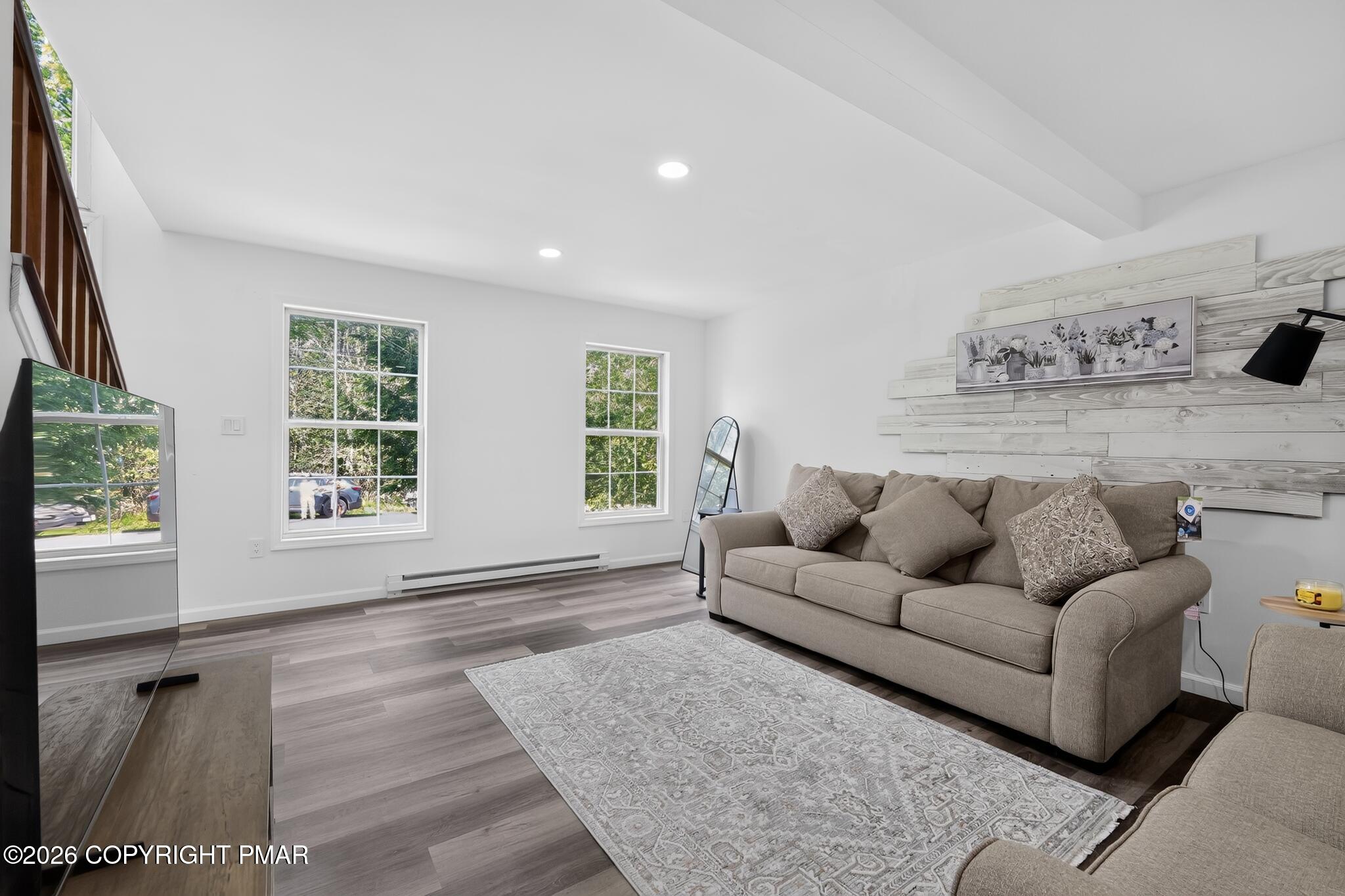 9186 Buttonwood Court Property Photo 8