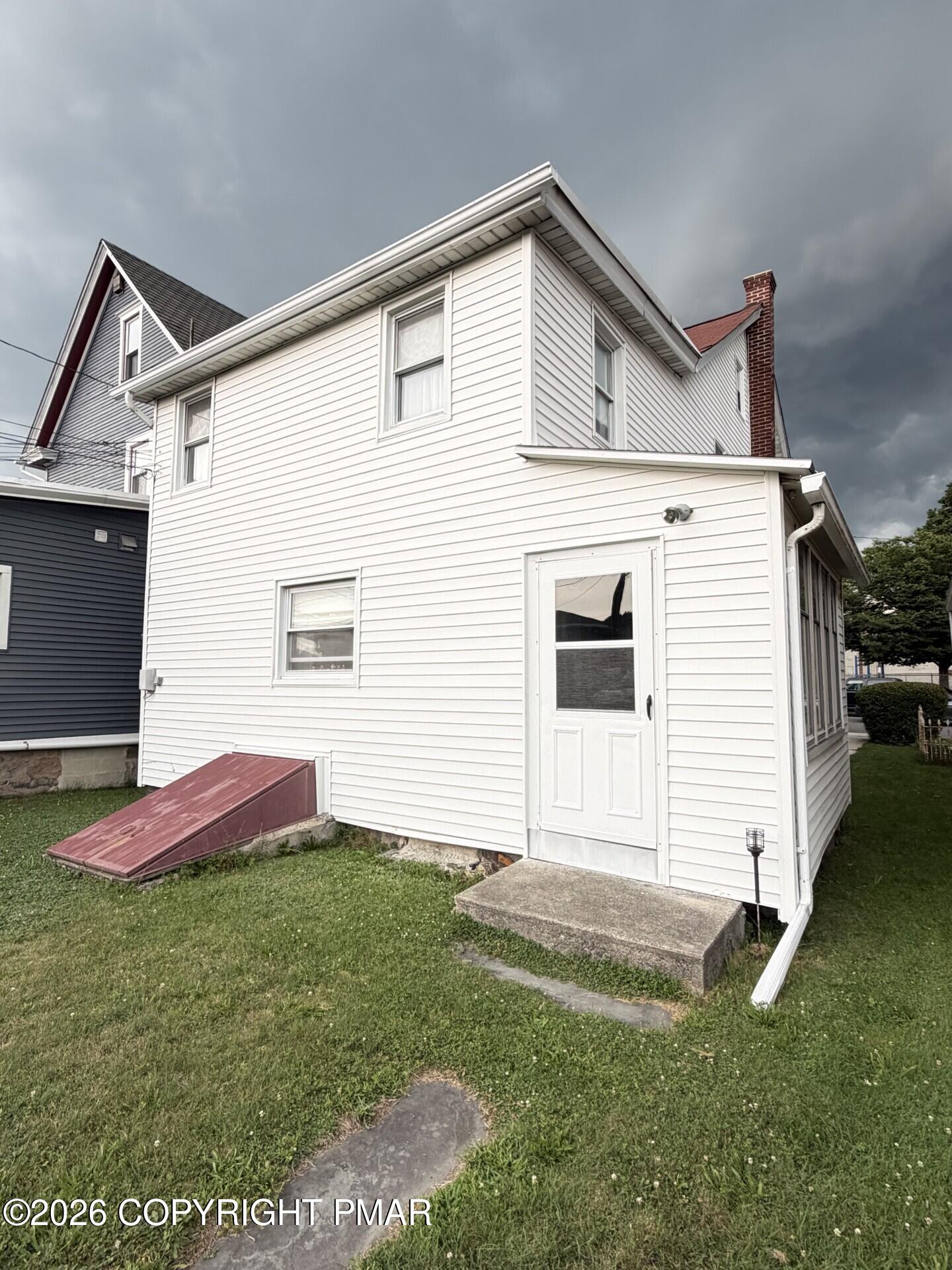 45 W Holland Street Property Photo 4