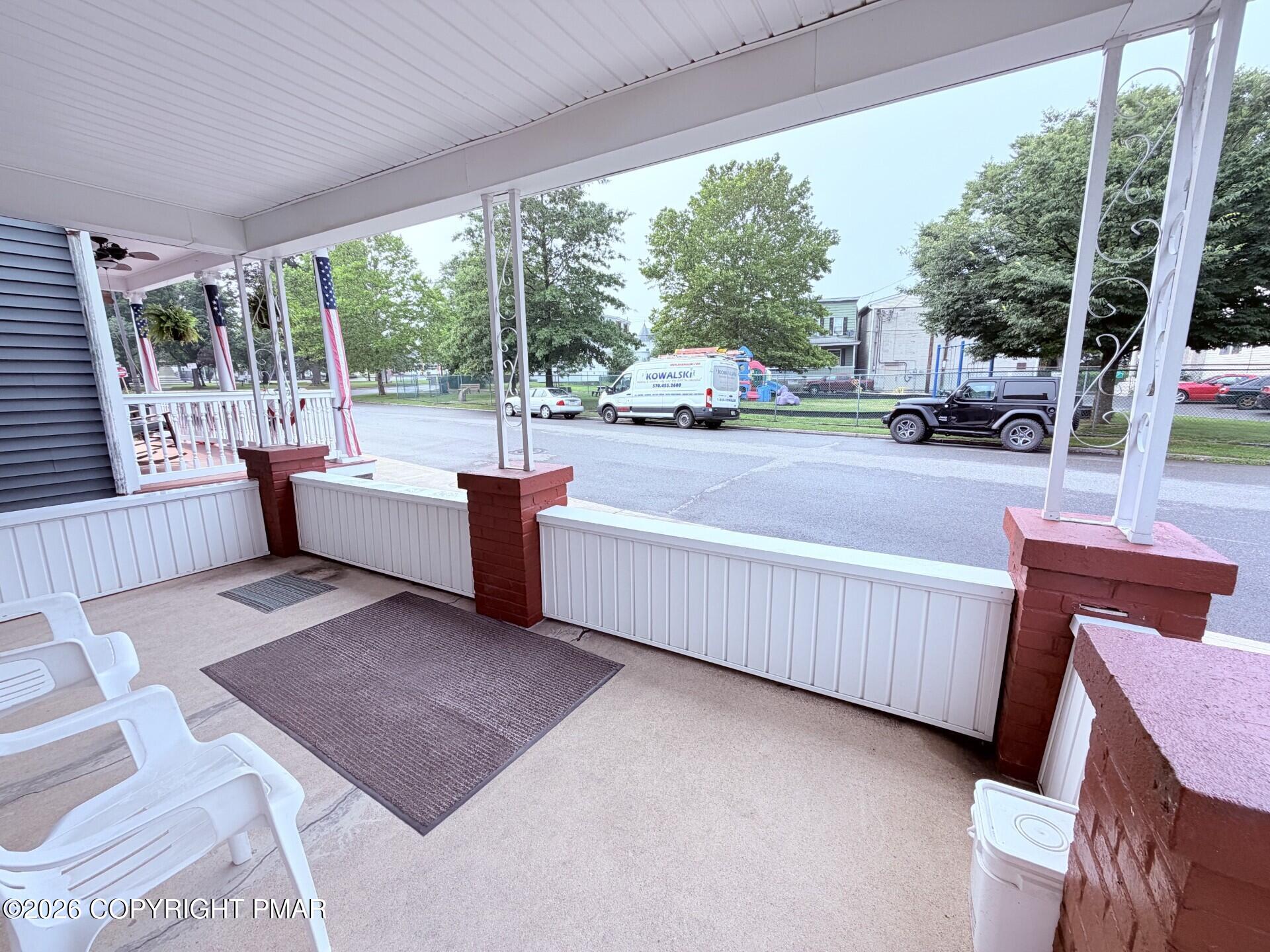 45 W Holland Street Property Photo 7