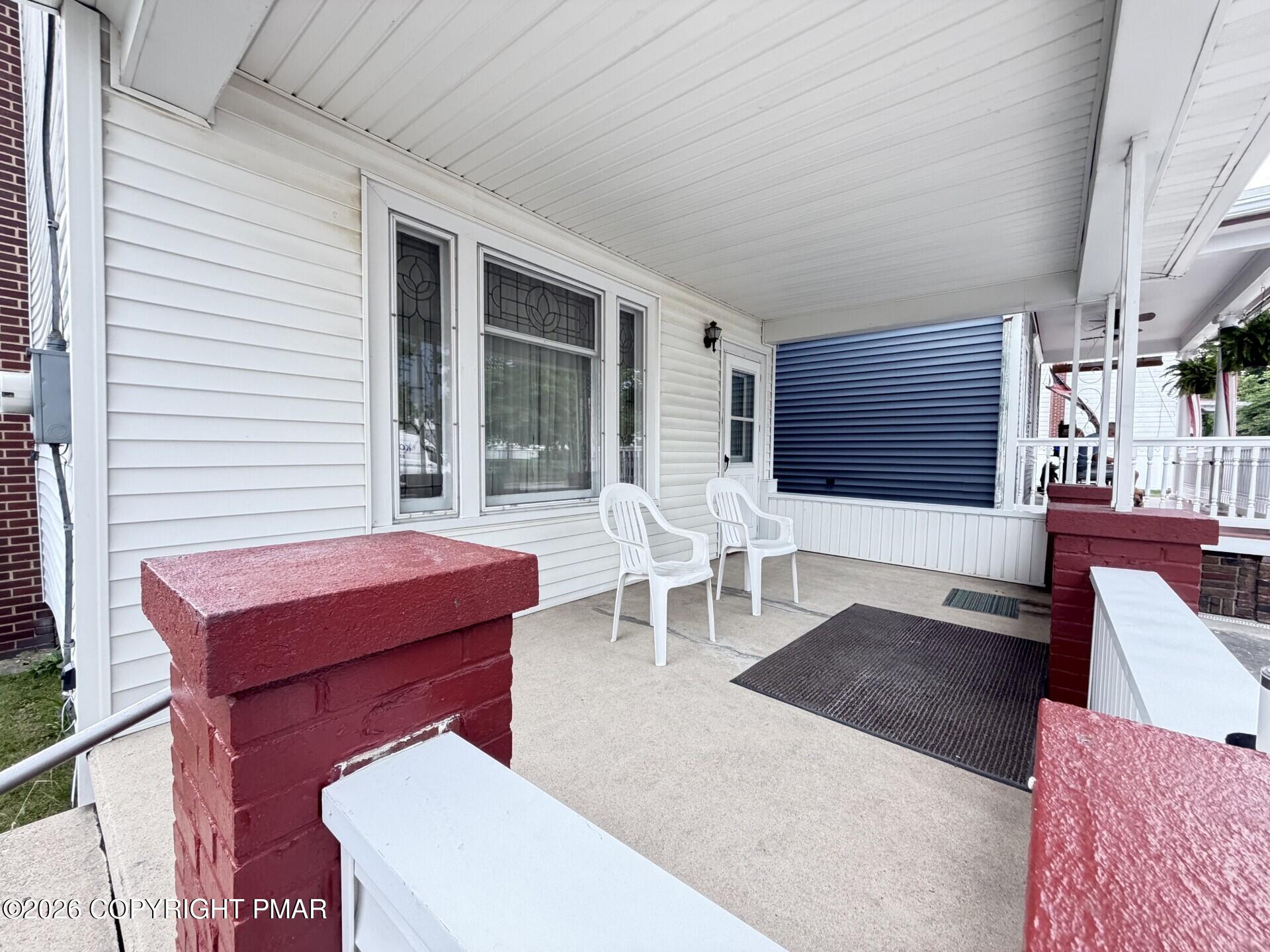 45 W Holland Street Property Photo 9