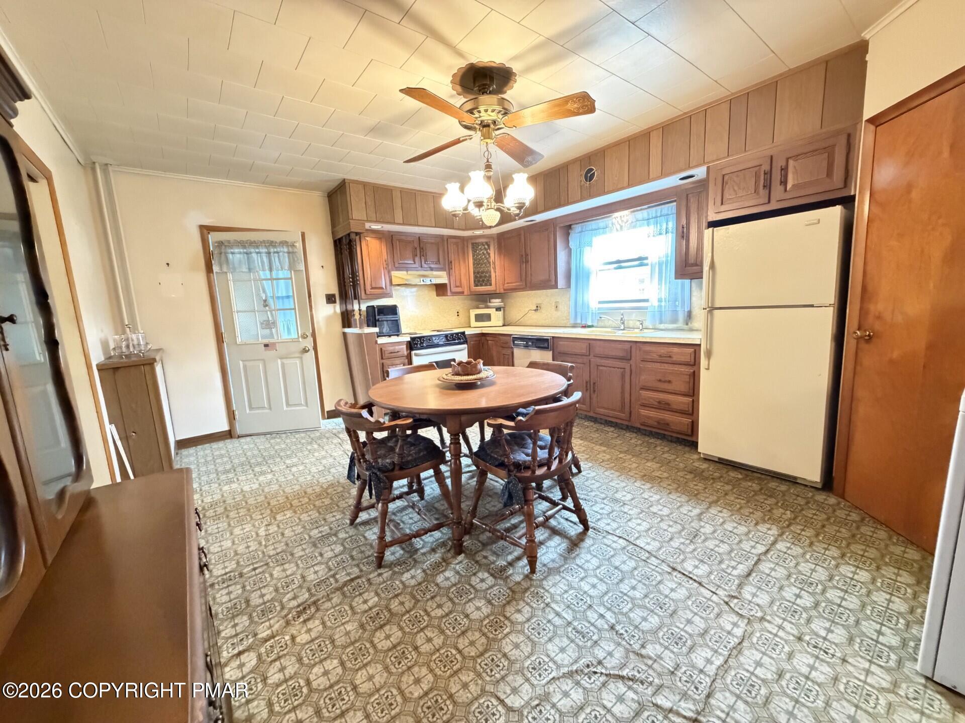 45 W Holland Street Property Photo 18