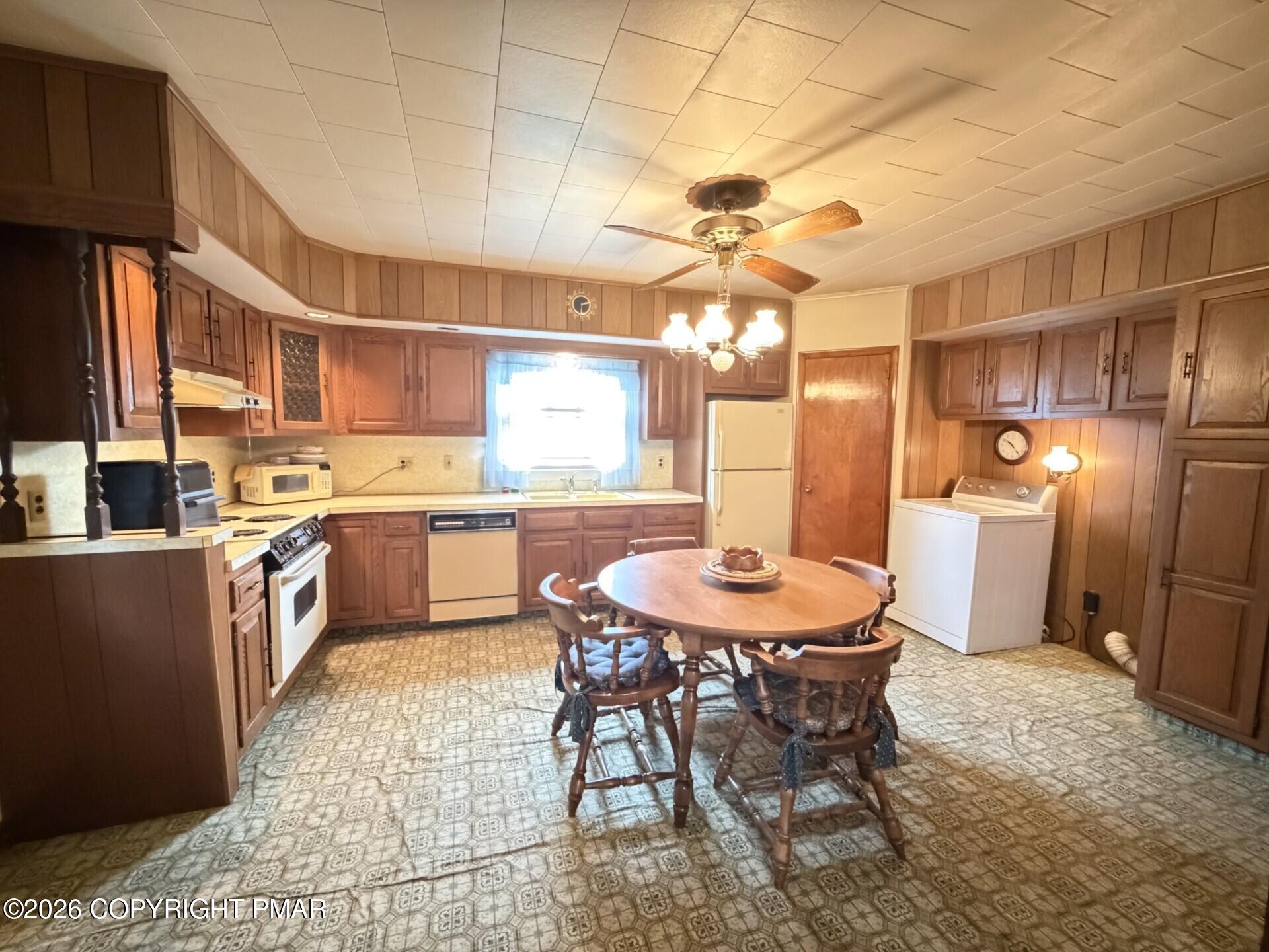 45 W Holland Street Property Photo 19