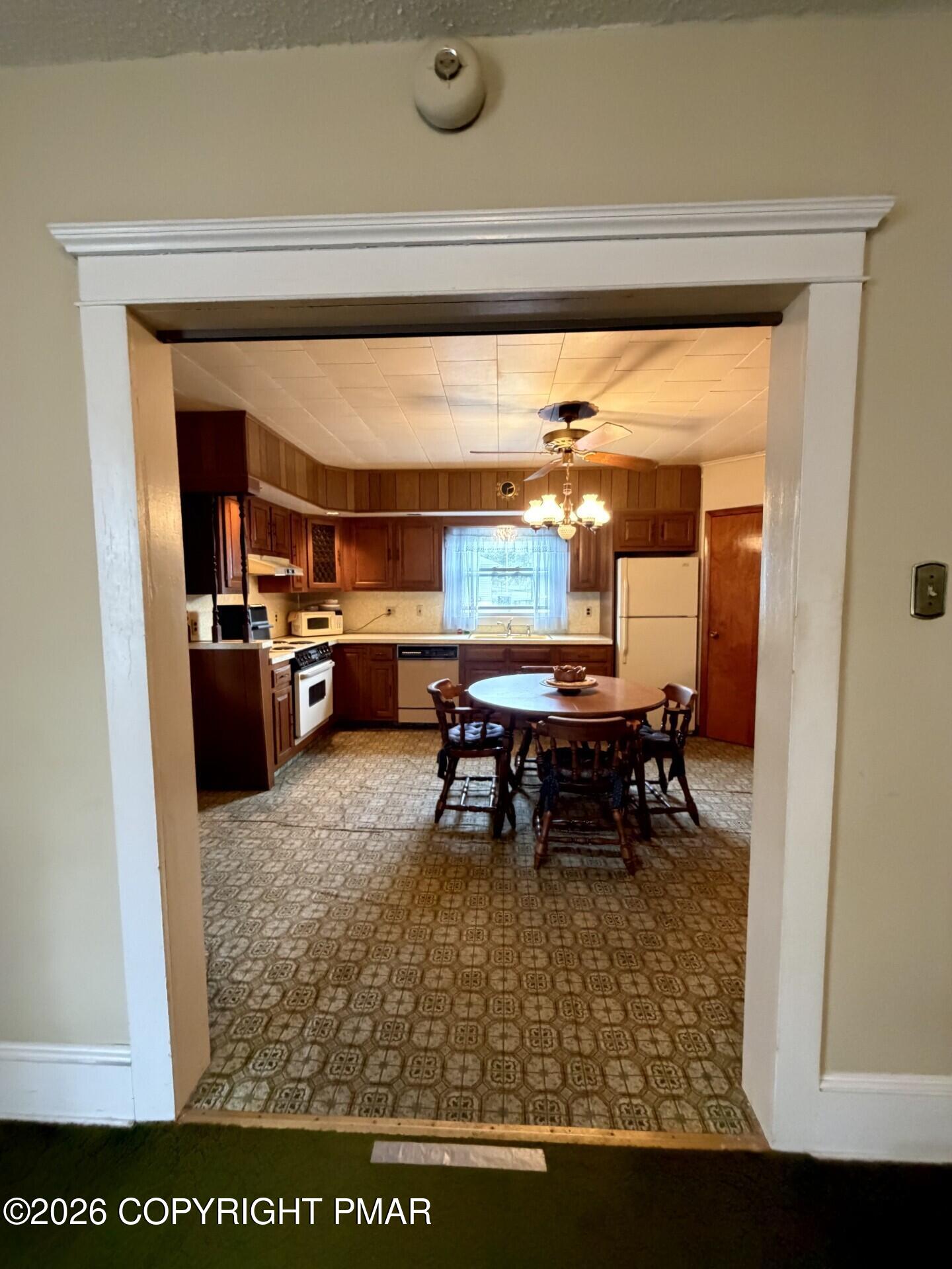 45 W Holland Street Property Photo 23