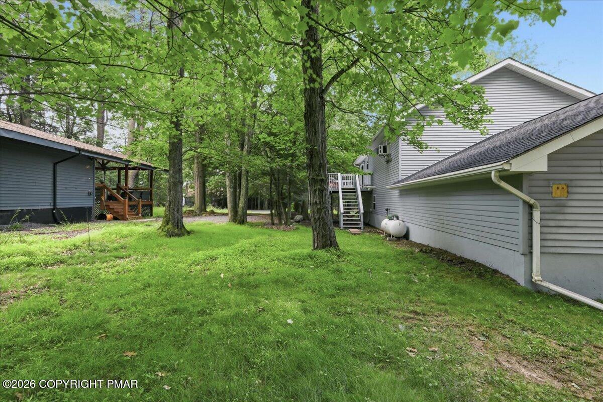 296 Scotch Pine Drive Property Photo 6