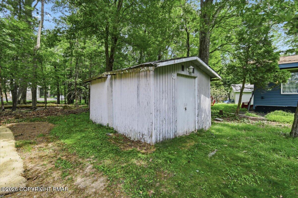 296 Scotch Pine Drive Property Photo 8